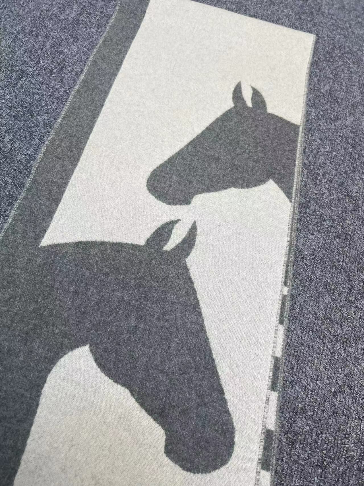 Hermes 灰色圍巾-M