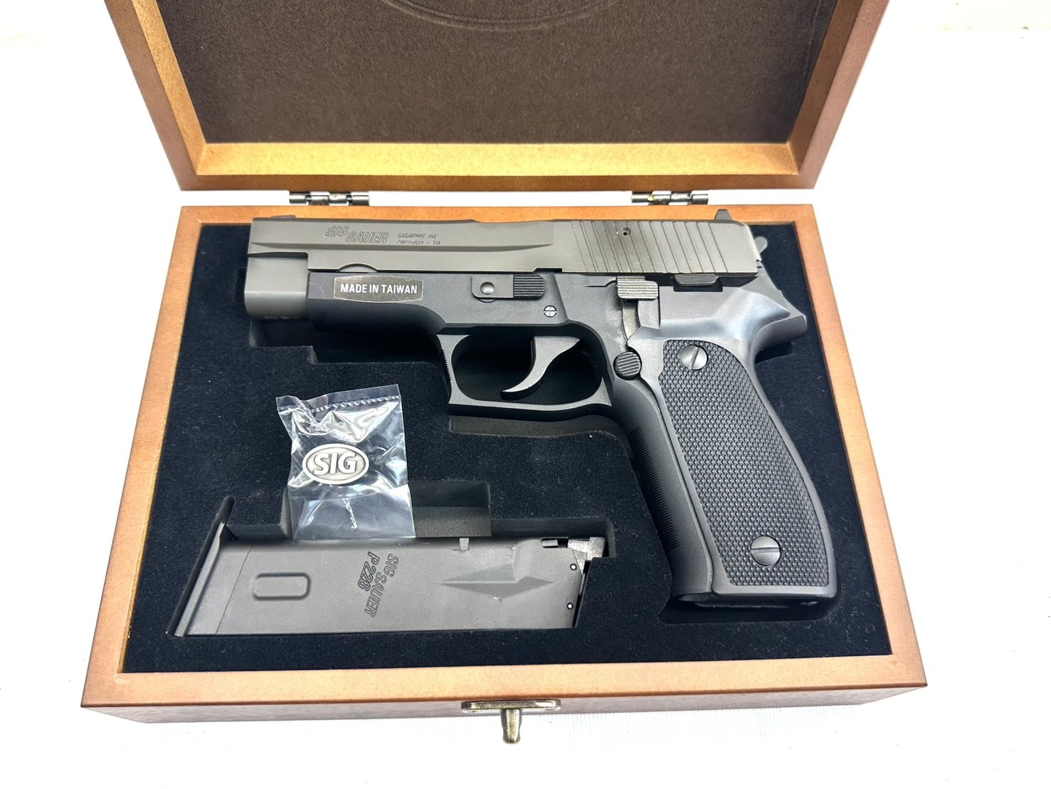 銃 スターリング短機関銃 (Sutāringu tankikanjū) : r/H3VR