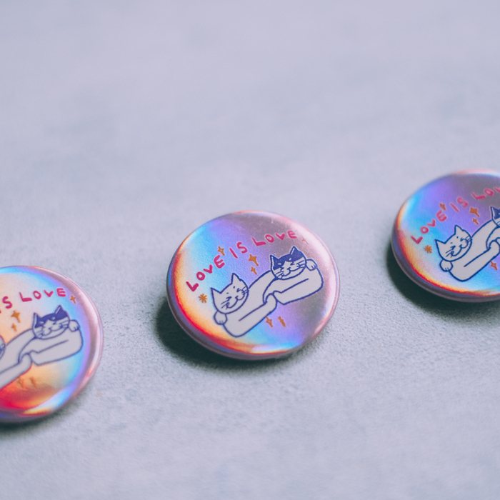 SP｜黑白小姐 Miss B&W｜雷射小胸章｜彩虹平權