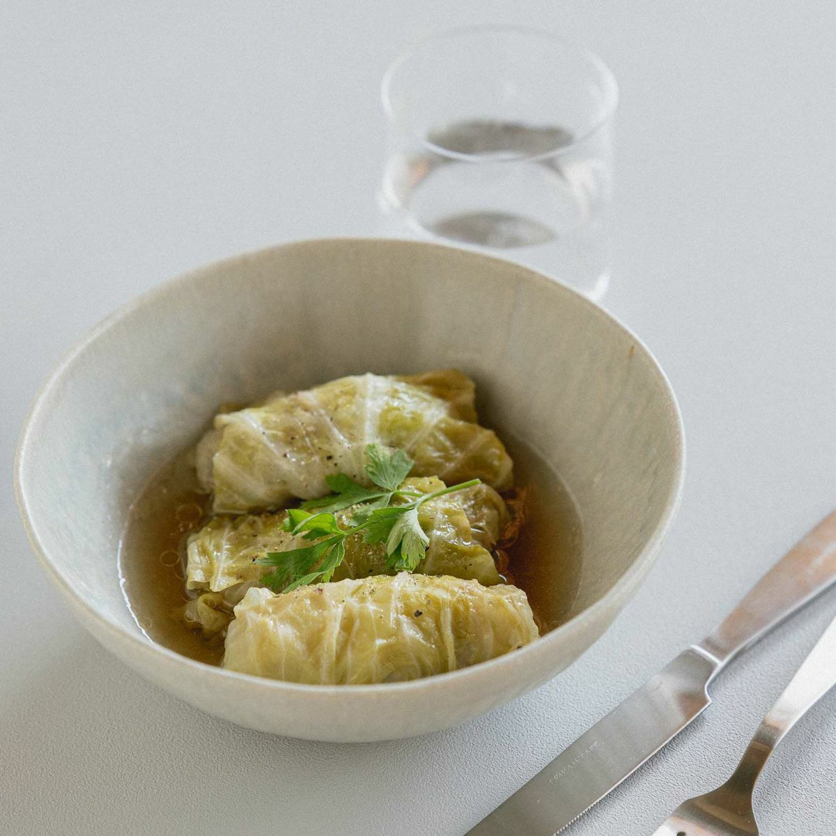 明山窯 HIJICA MELLOW 18cm大碗 淡藍白｜信樂燒