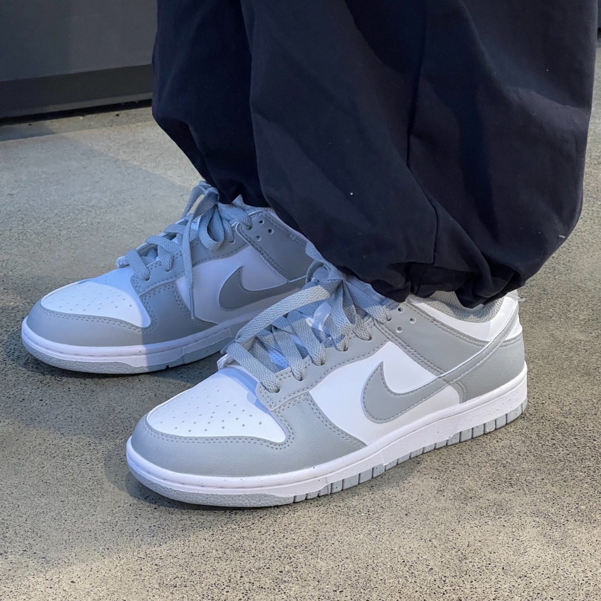 NIKE DUNK LOW “SMOKE GREY" 質感灰白 女款 DD1873-113