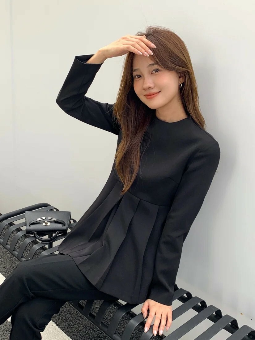 經典黑可拆式雕花領片收腰傘擺上衣-F (Elegant & Love)