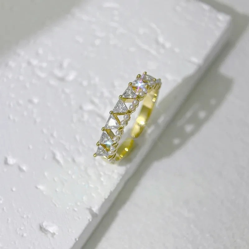 三角形鑲鑽珍珠戒指