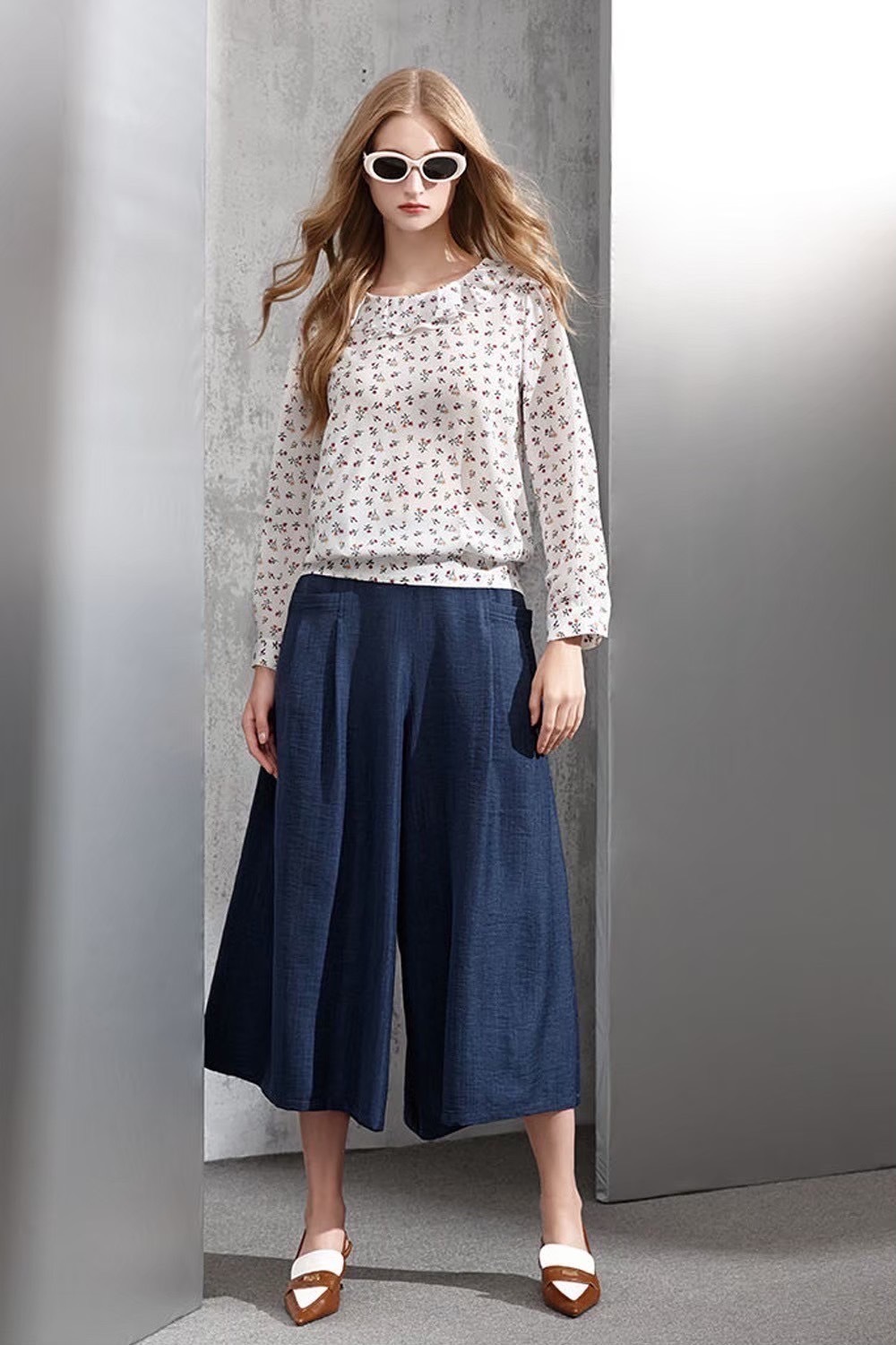 OL韓版雪紡甜美小碎花可愛荷葉圓領造型修身上衣V6352