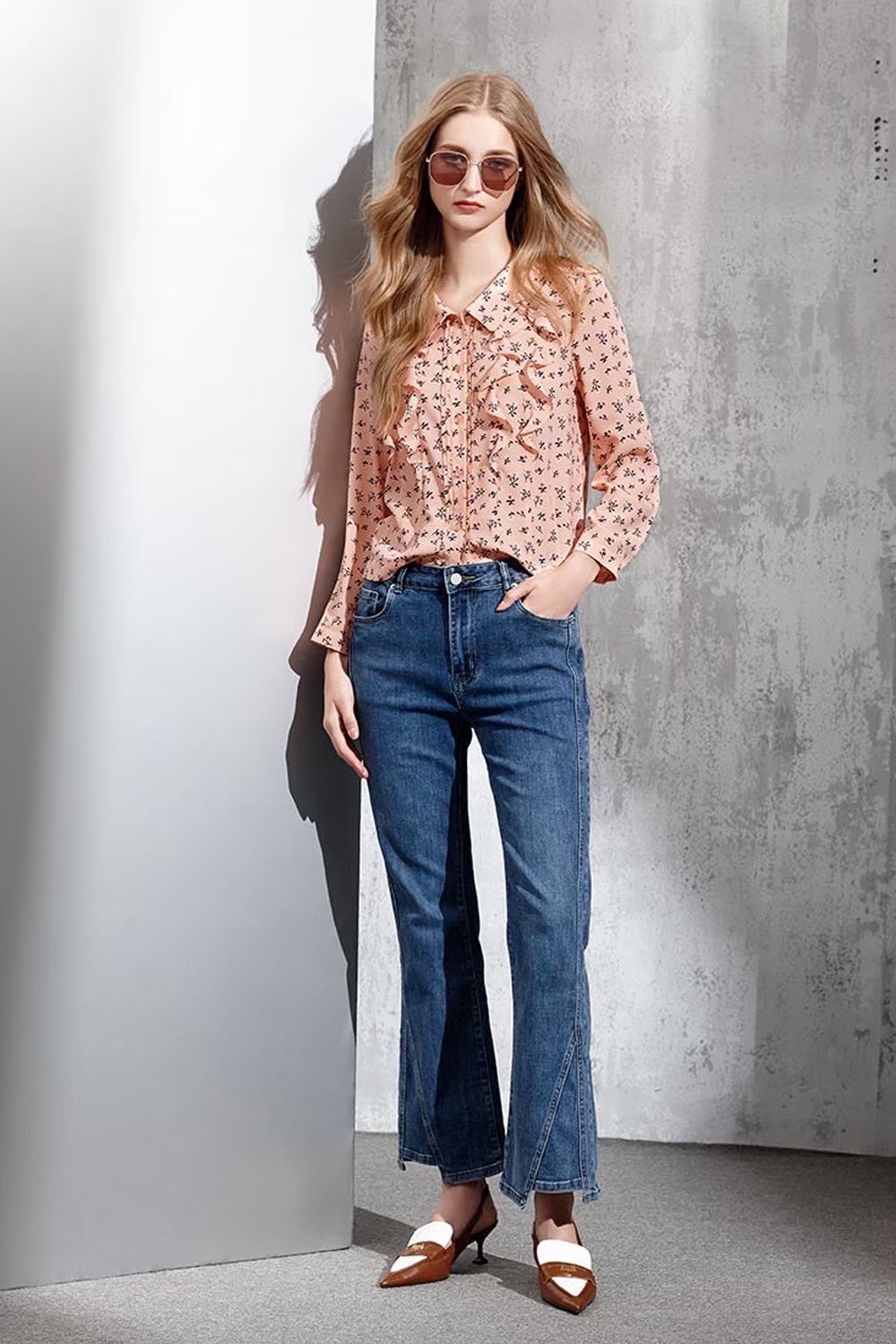 OL韓版雪紡甜美小碎花優雅領片胸前荷葉造型修身上衣V6353