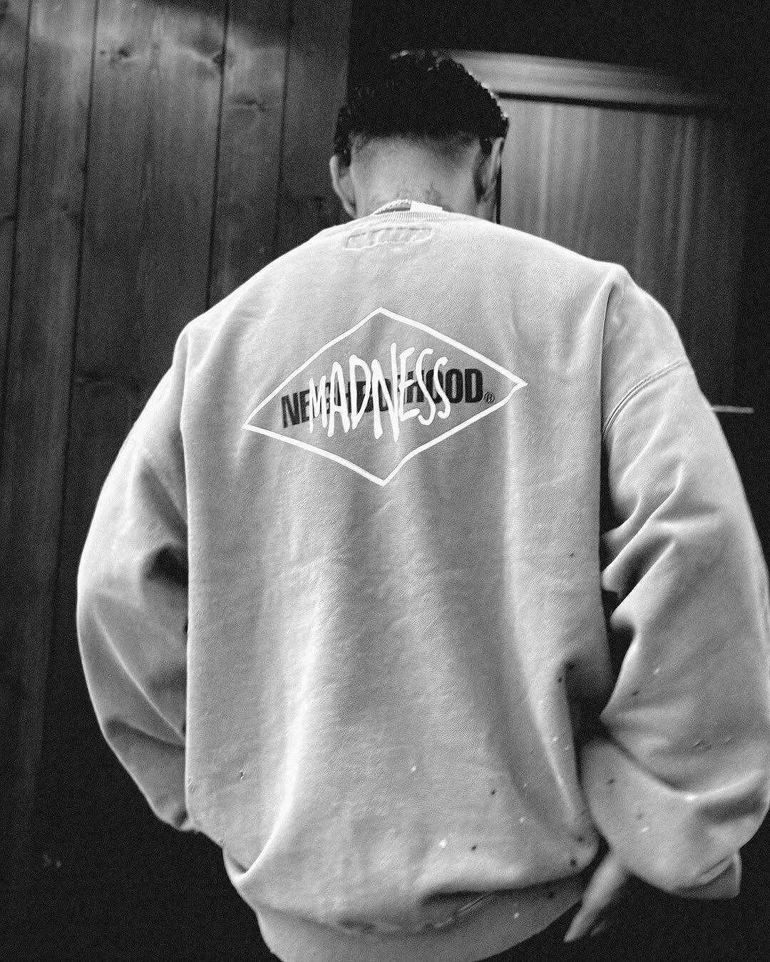 2024AW NEIGHBORHOOD X MADNESS. SAVAGE SWEAT SHIRT LS 水洗 破壞 潑漆 大學T 現貨 242PCMDN-ST02S