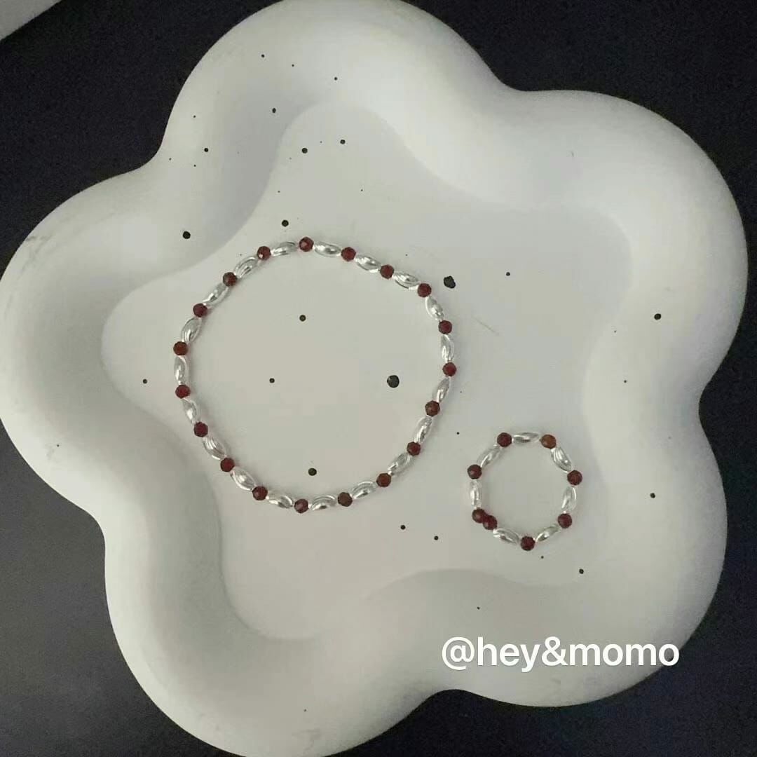 HM3405 ⚪️925 超閃切割面米粒銀豆➕石榴石 彈力繩手鍊