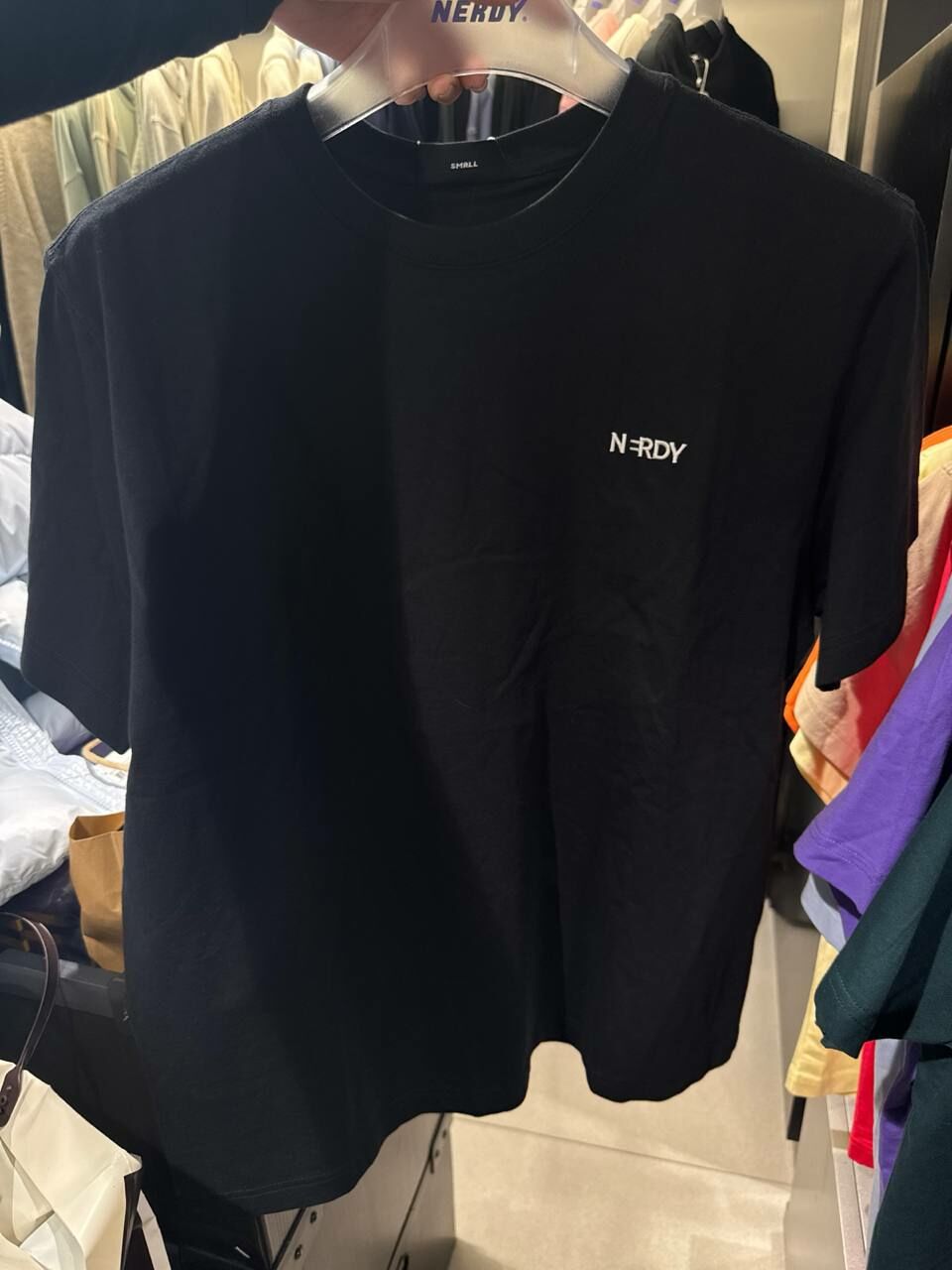 [K] NERDY BLENK SMALL LOGO S/S T-SHIRT (24SS), BLACK, PNEU24ST040104 (KN431)