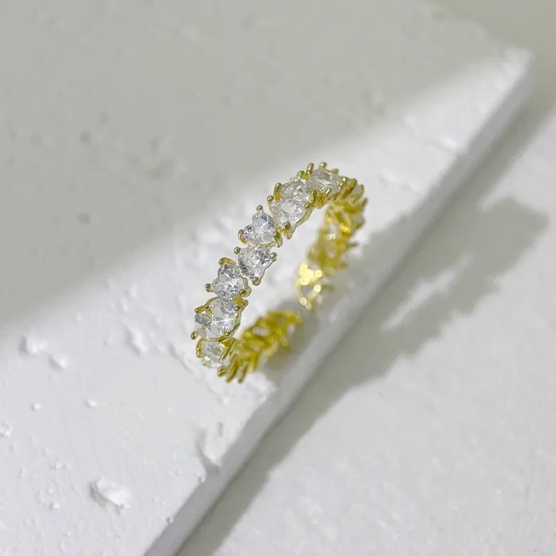 心型相肩鑲鑽戒指