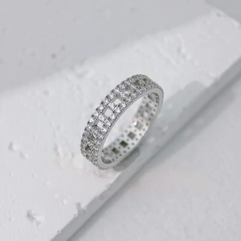 方格環繞鑲鑽戒指