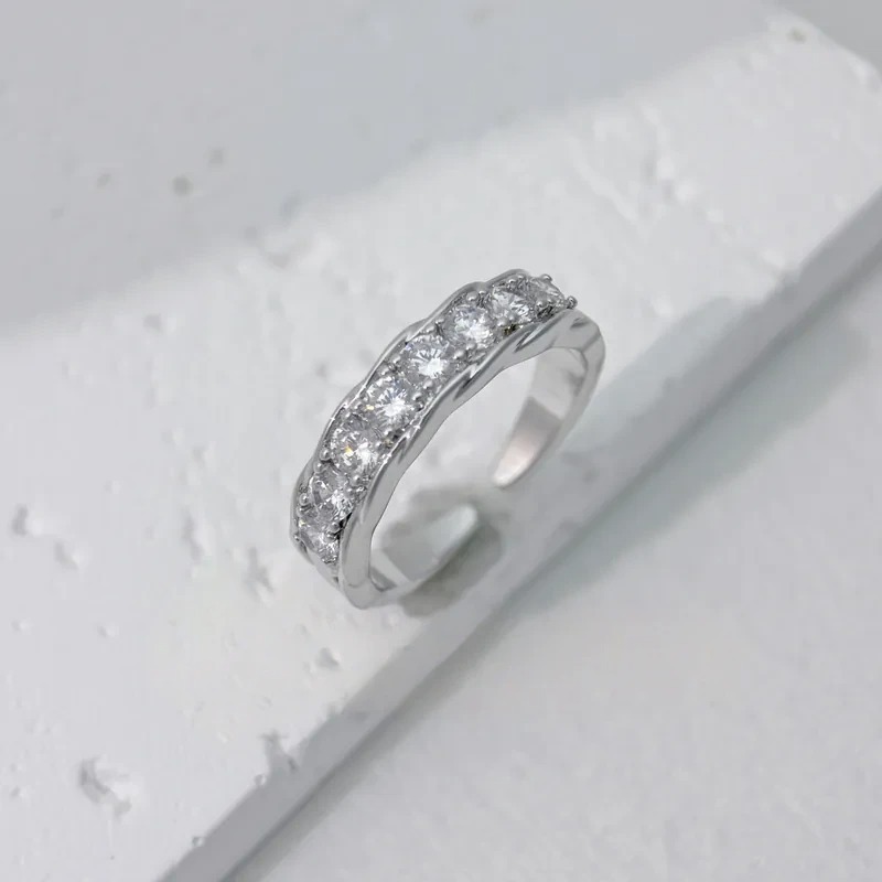 繩結型鑲鑽戒指