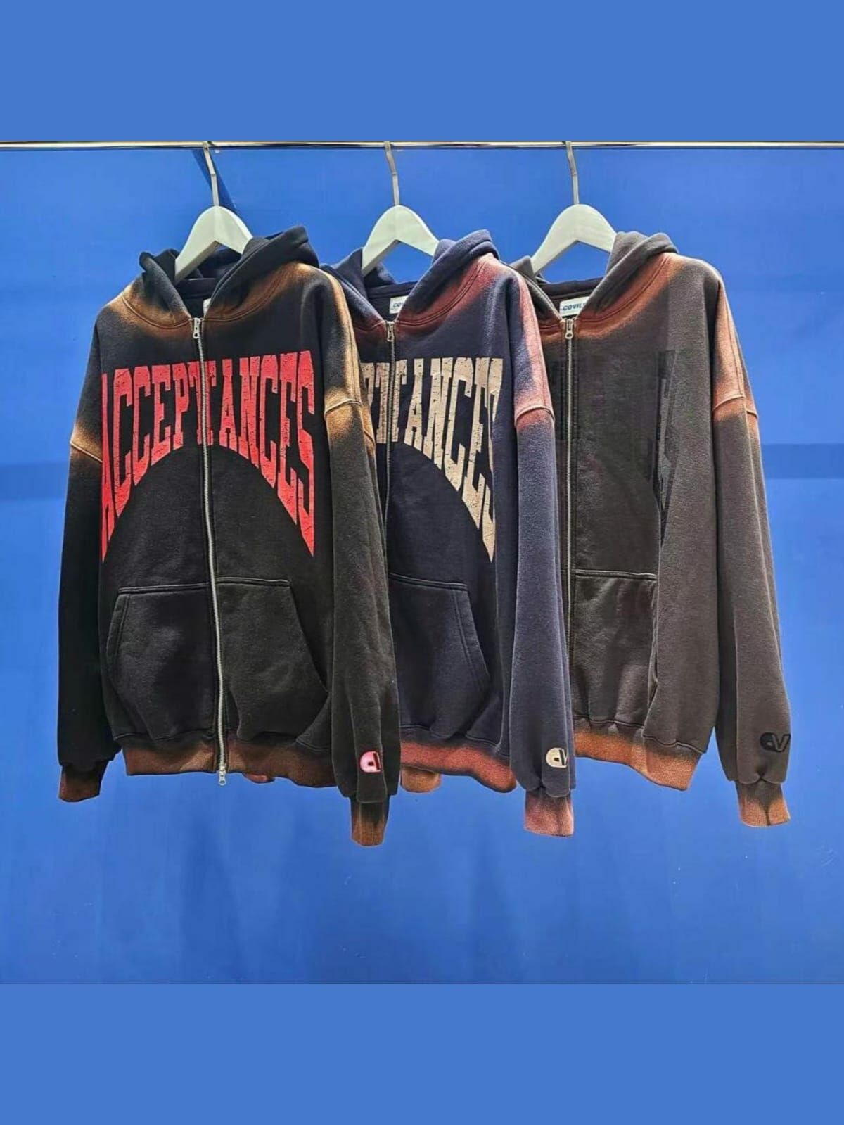 洗水拼色英文字連帽拉鍊外套(薄抓毛底) COVILL-155JK