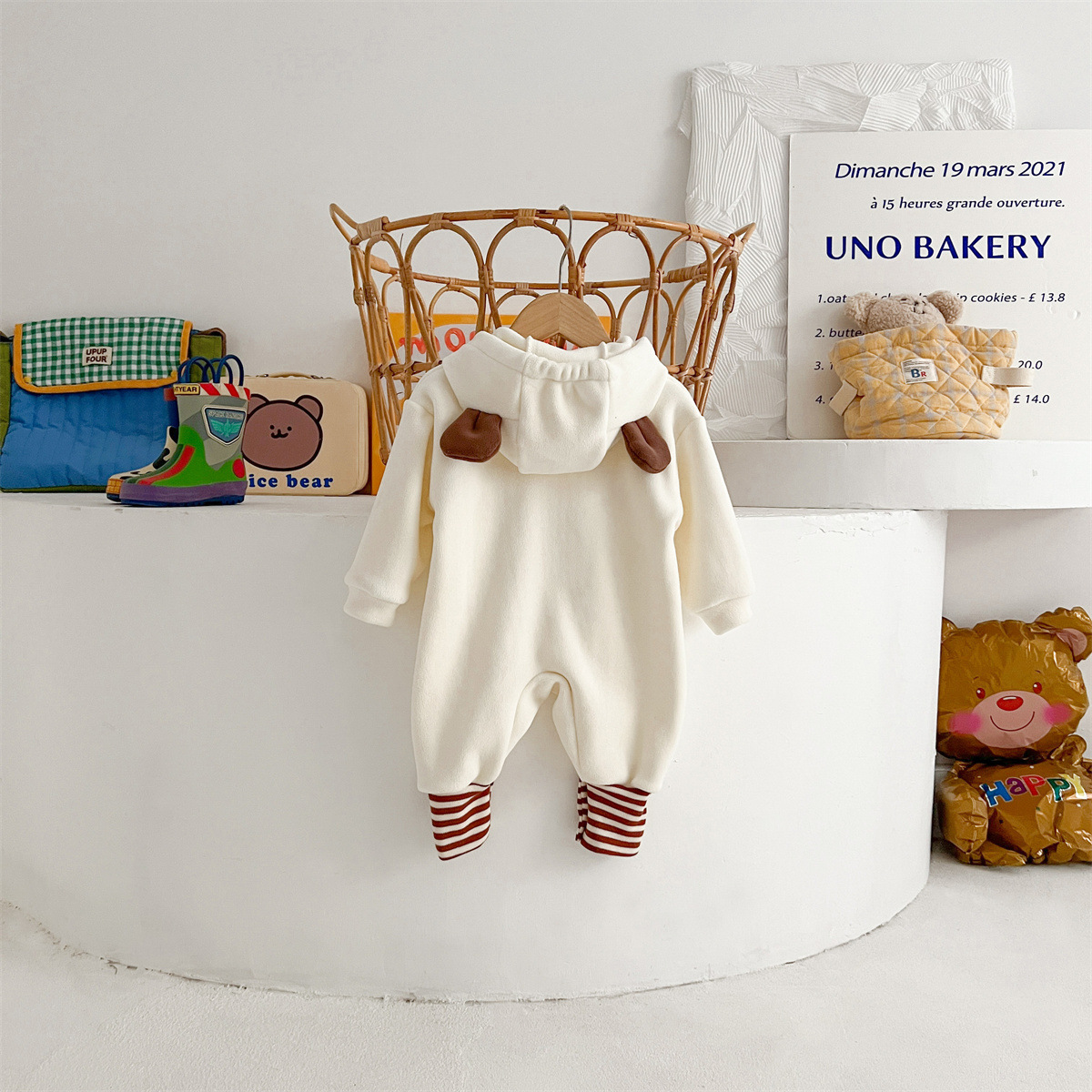 萌趣小熊耳朵潮款包屁衣