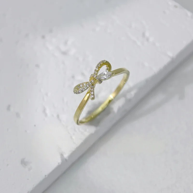 蝴蝶結線鑽戒指