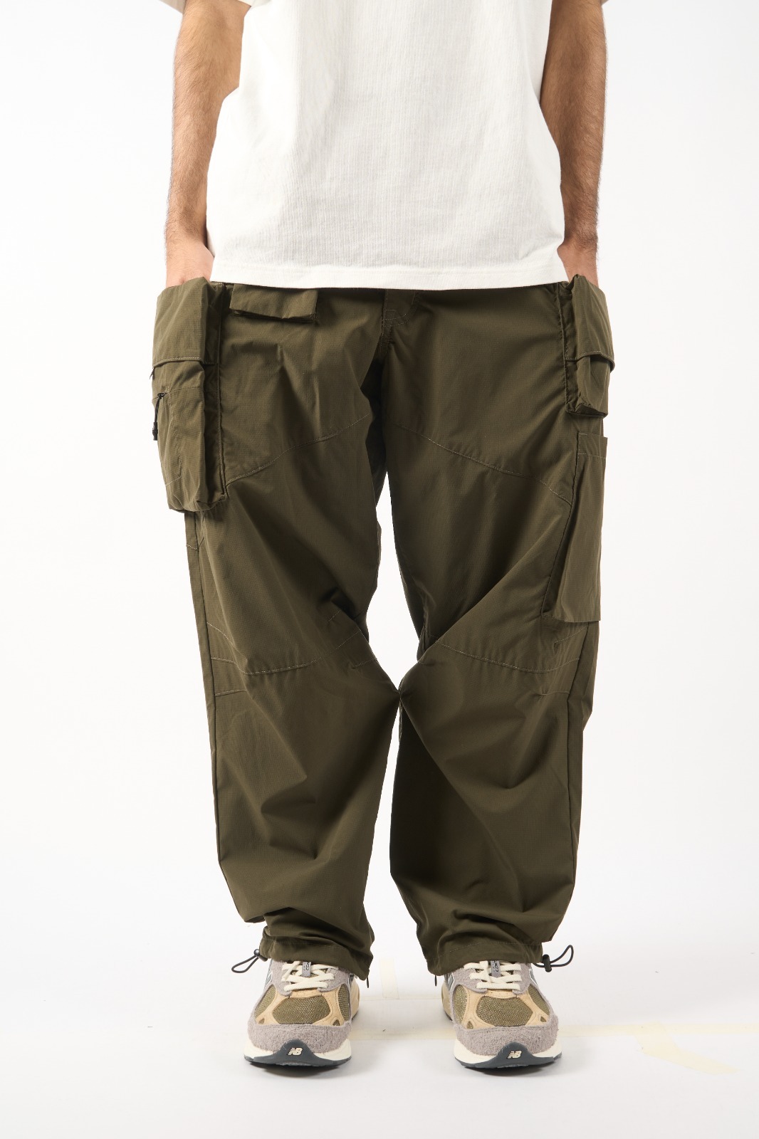 LAKH Twelve Pockets Cargo Pants