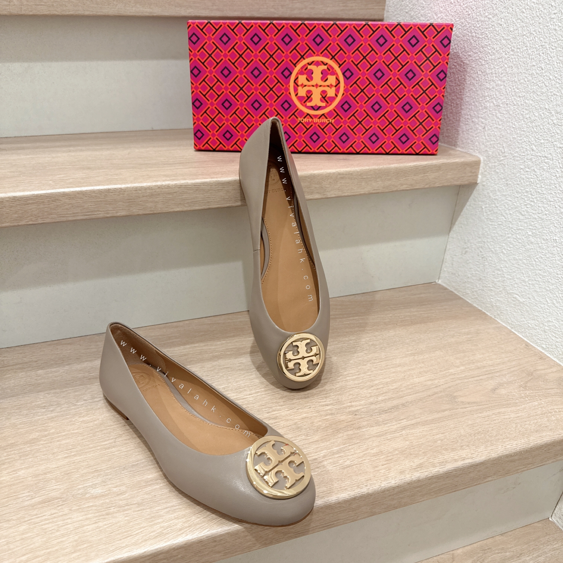 Tory Burch - Benton 2 平底皮鞋  (小牛皮) (64090)