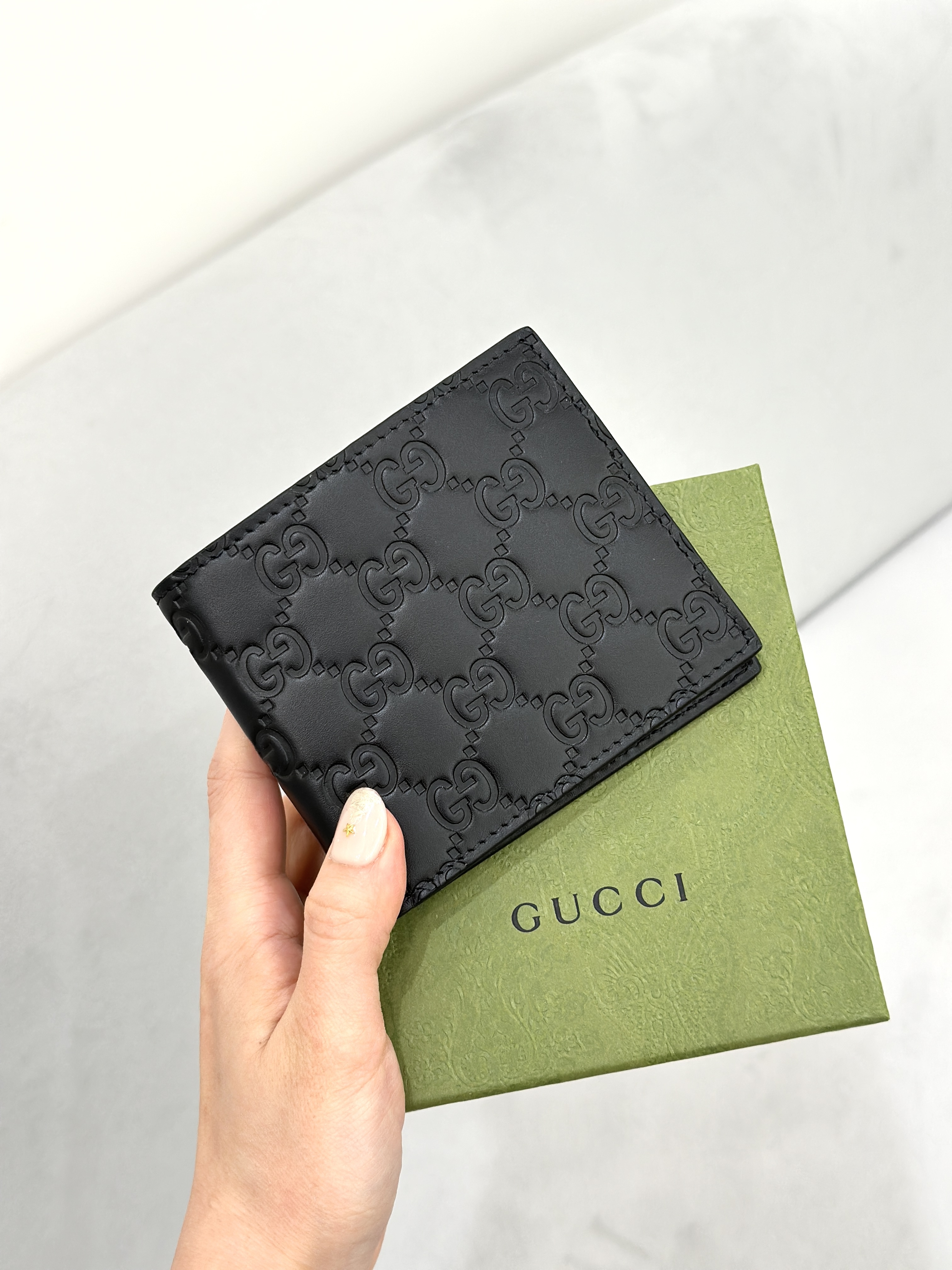GUCCI Men's Signature Wallet