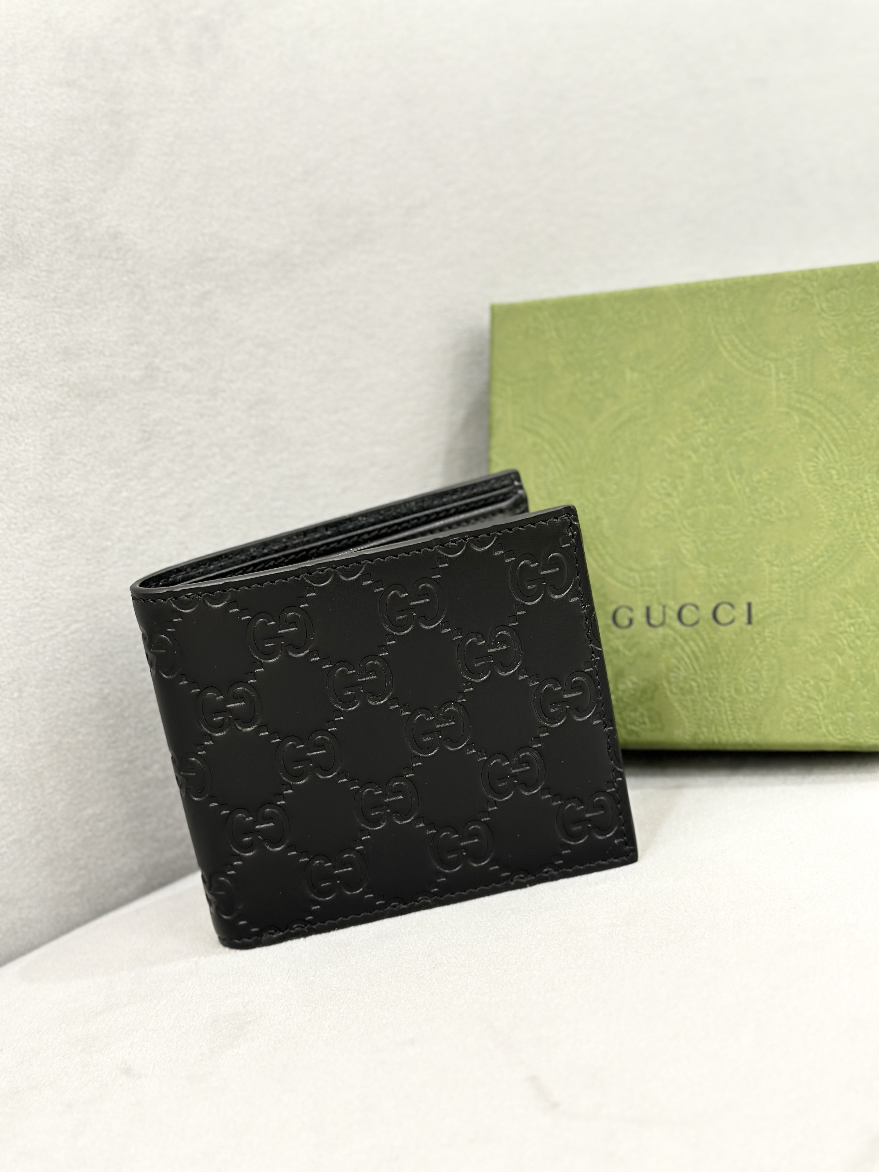 GUCCI Men's Signature Coin Wallet