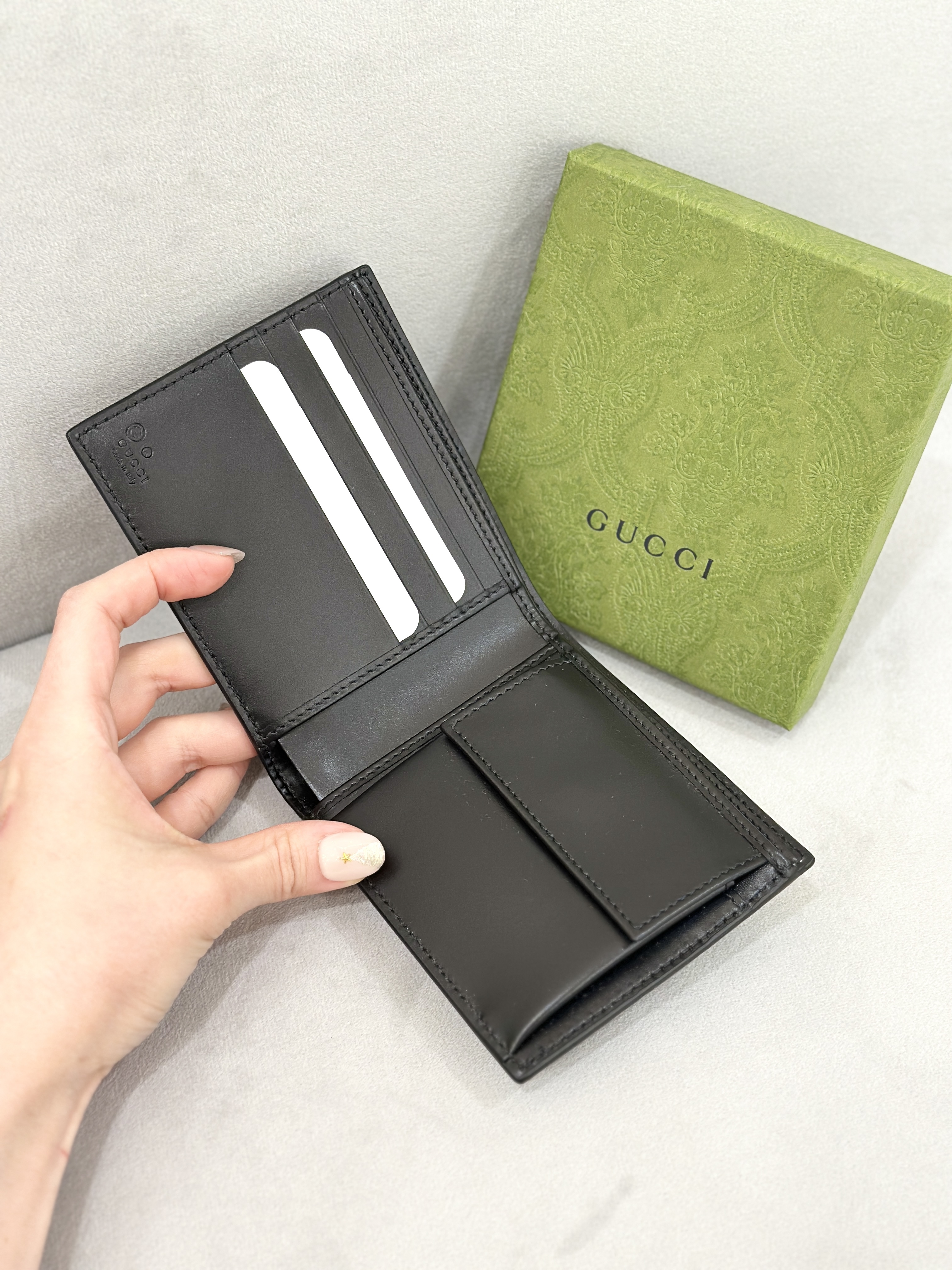 GUCCI Men's Signature Coin Wallet