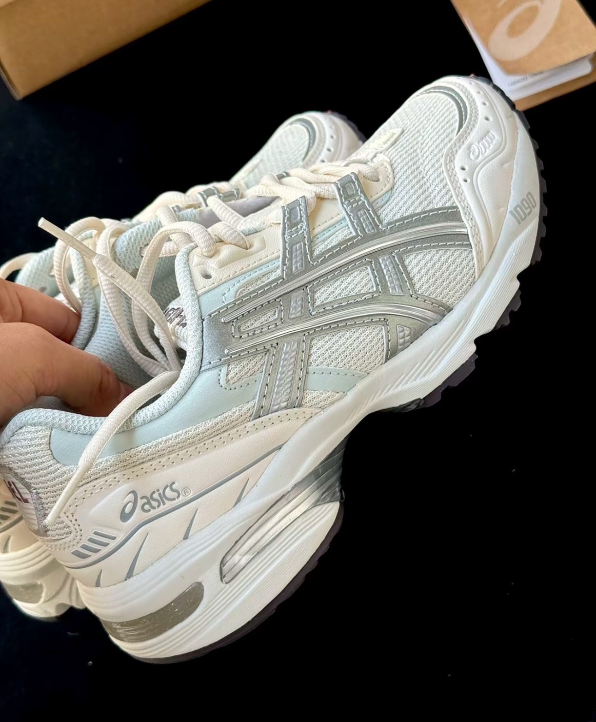 ASICS GEL-1090 奶油白銀 淡綠色 復古運動鞋