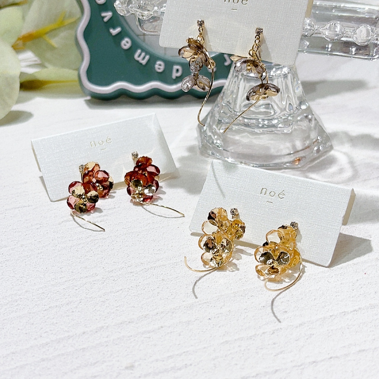 金屬透明感花形耳環