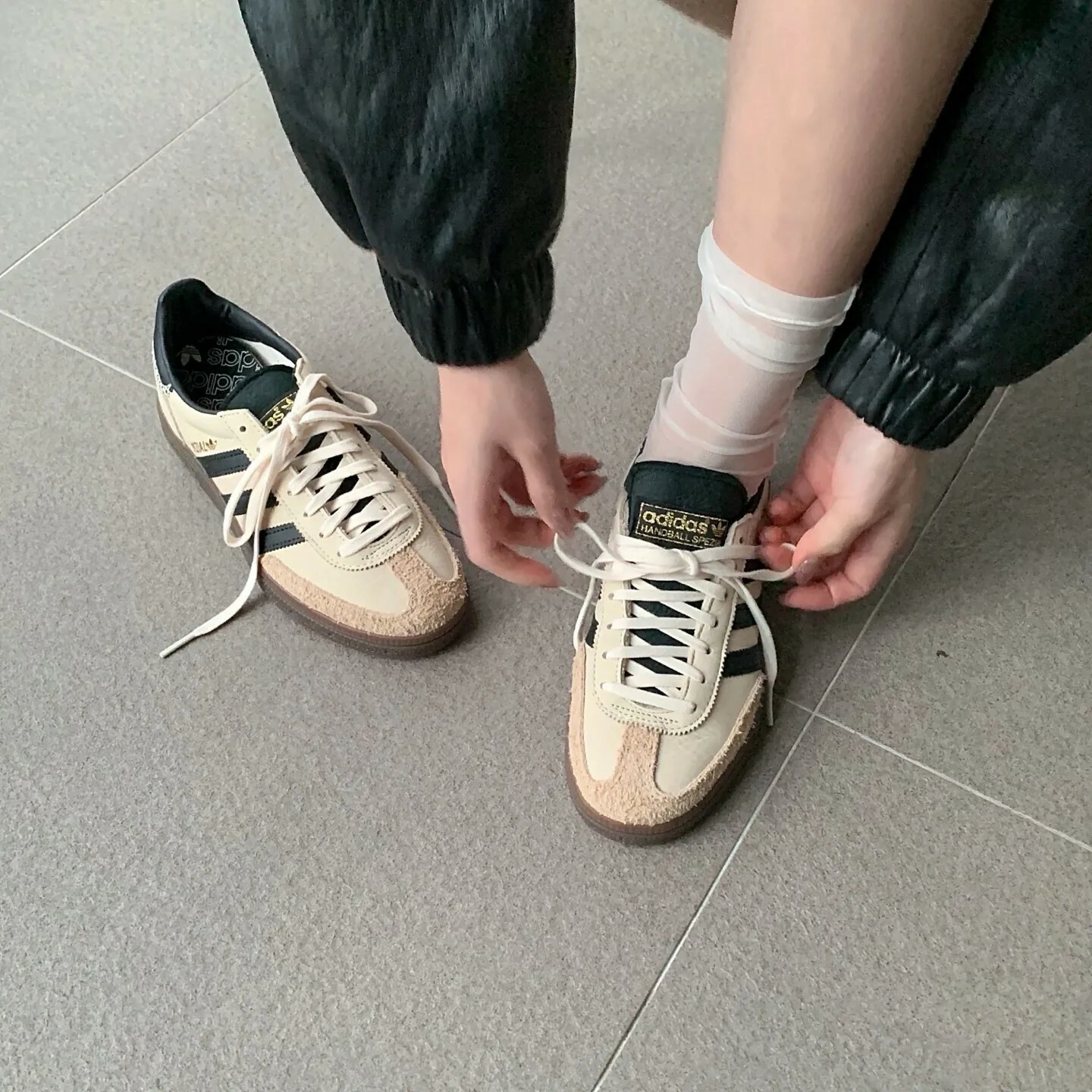 【逢甲FUZZY】W ADIDAS Handball Spezial 焦糖 米黑 德訓鞋 IE3698