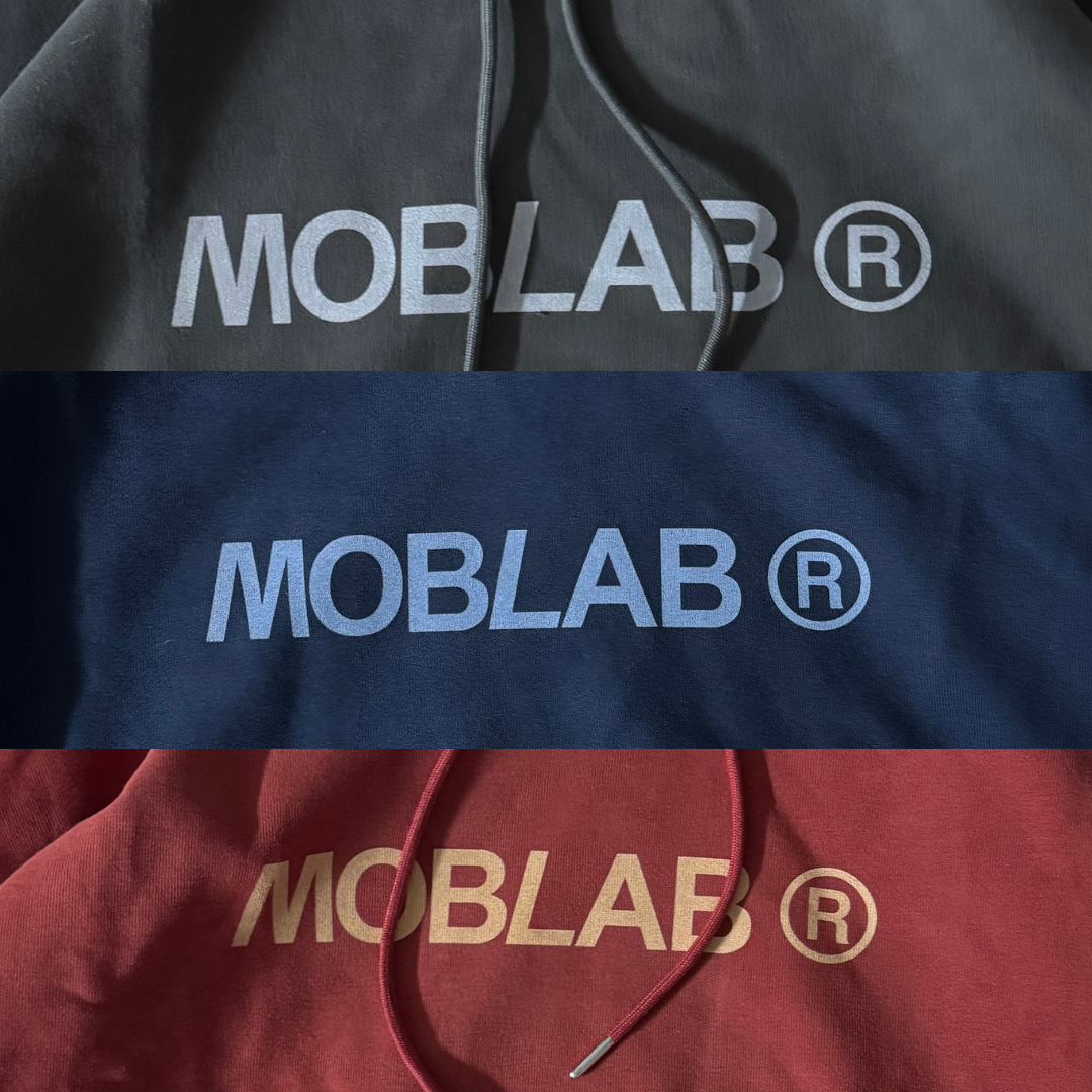 【福利品】MOBLAB ESSENTIAL 460G SCRIPT HOODIE 2025 深灰 / 藍 / 酒紅