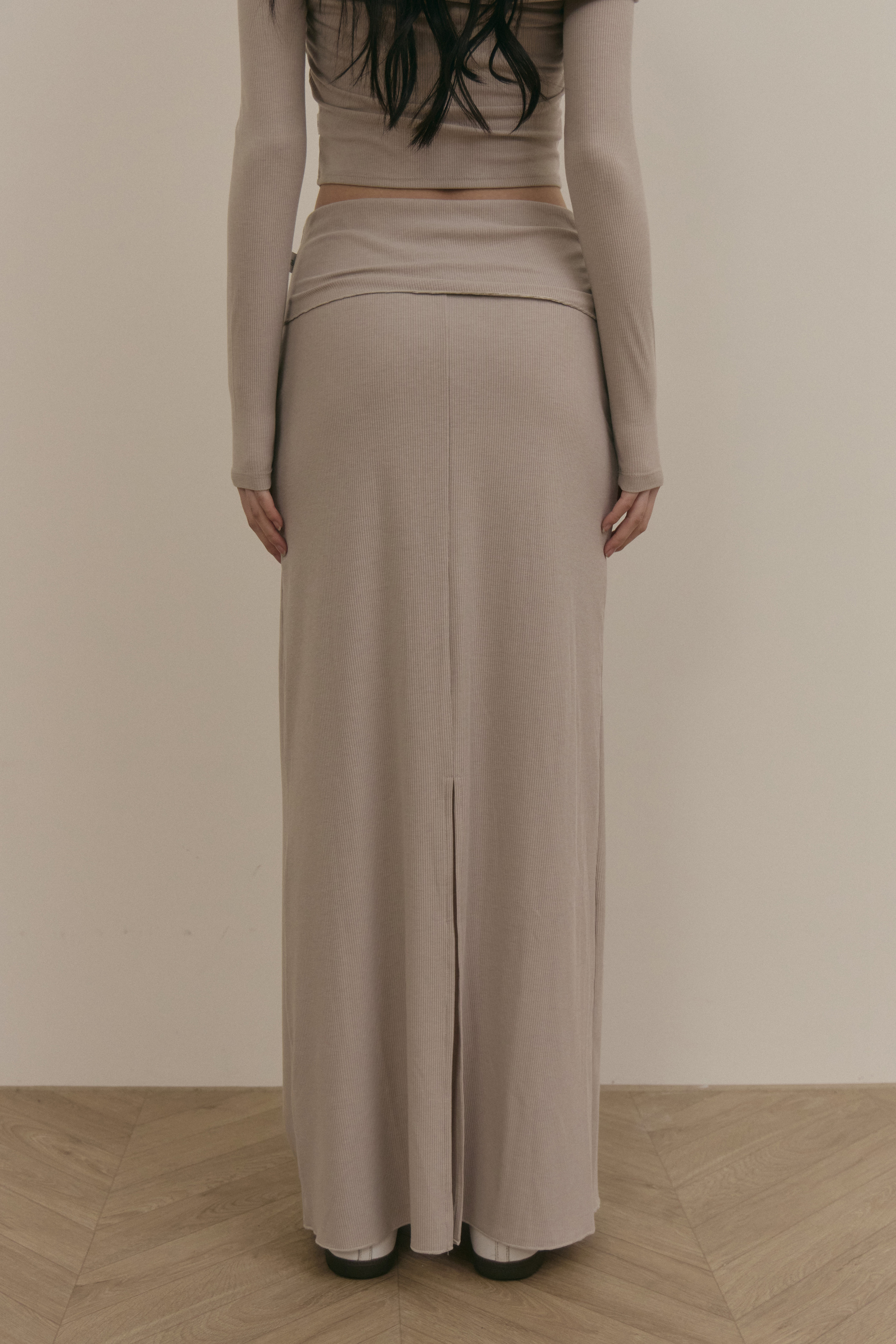 反摺腰頭針織長裙- 杏