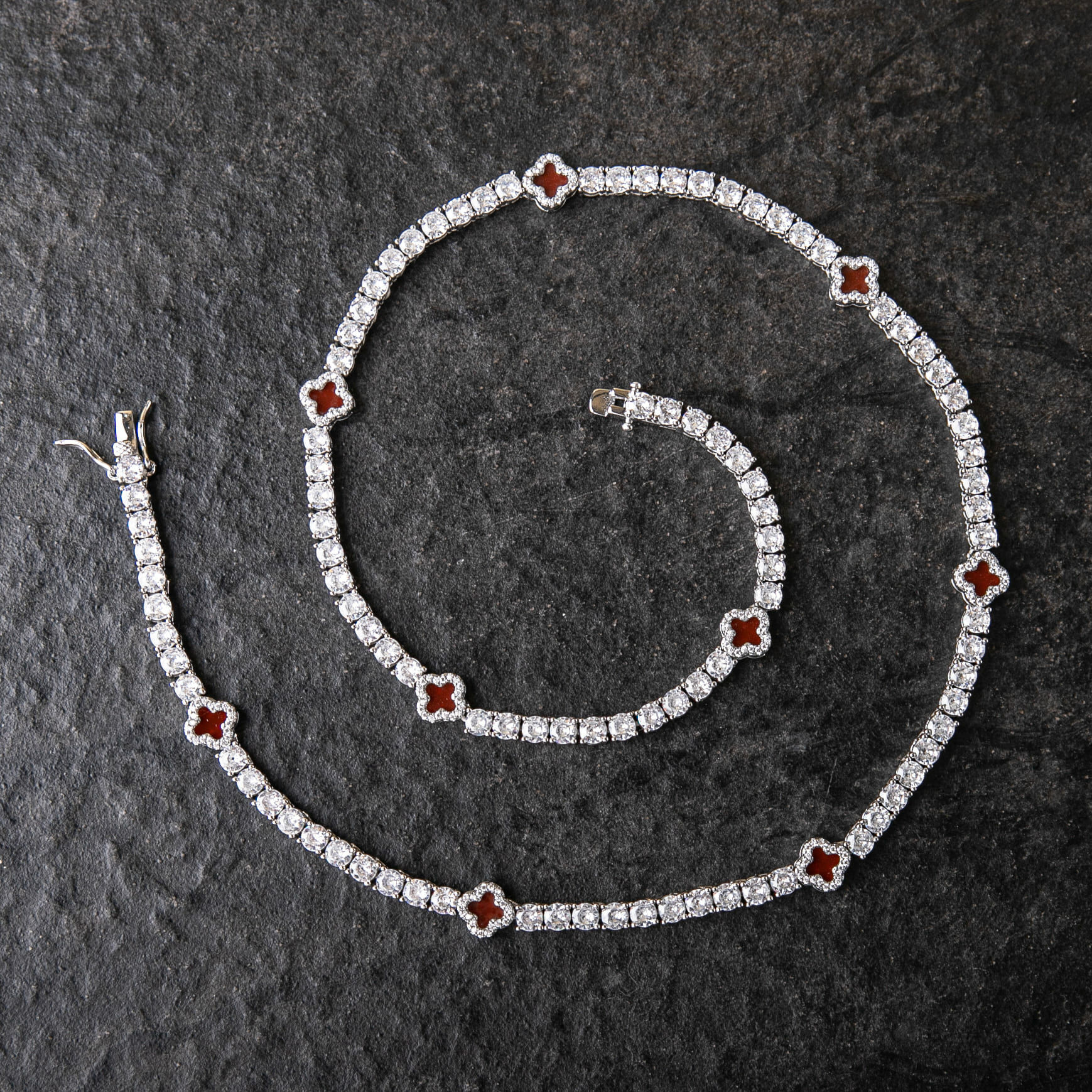 4mm經典單排鑽紅色幸運草網球項鍊