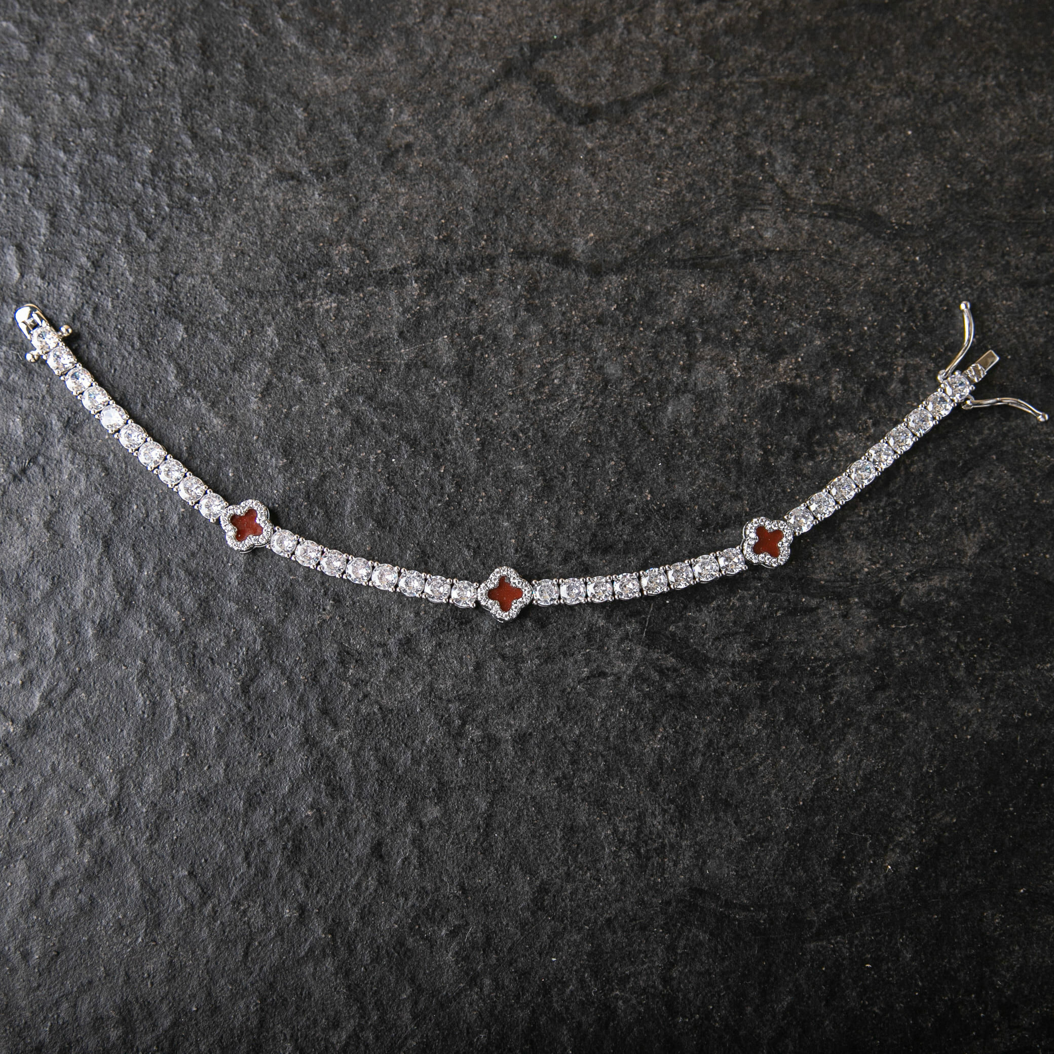 4mm經典單排鑽紅色幸運草網球手鍊