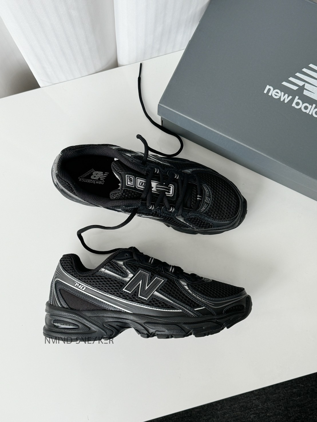 NEW BALANCE 740 復古黑銀