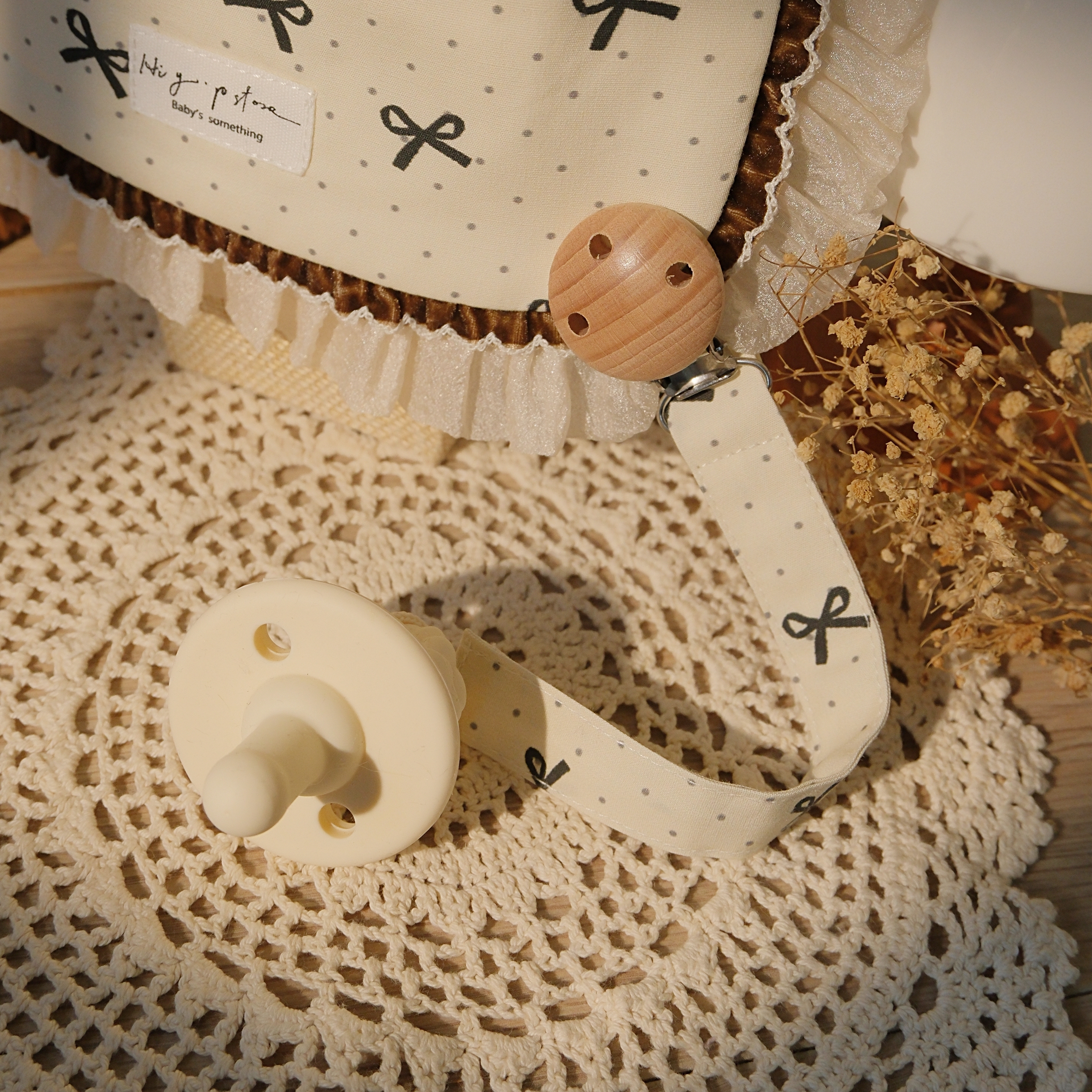 Hi Y.P store-櫸木夾-點點蝴蝶結