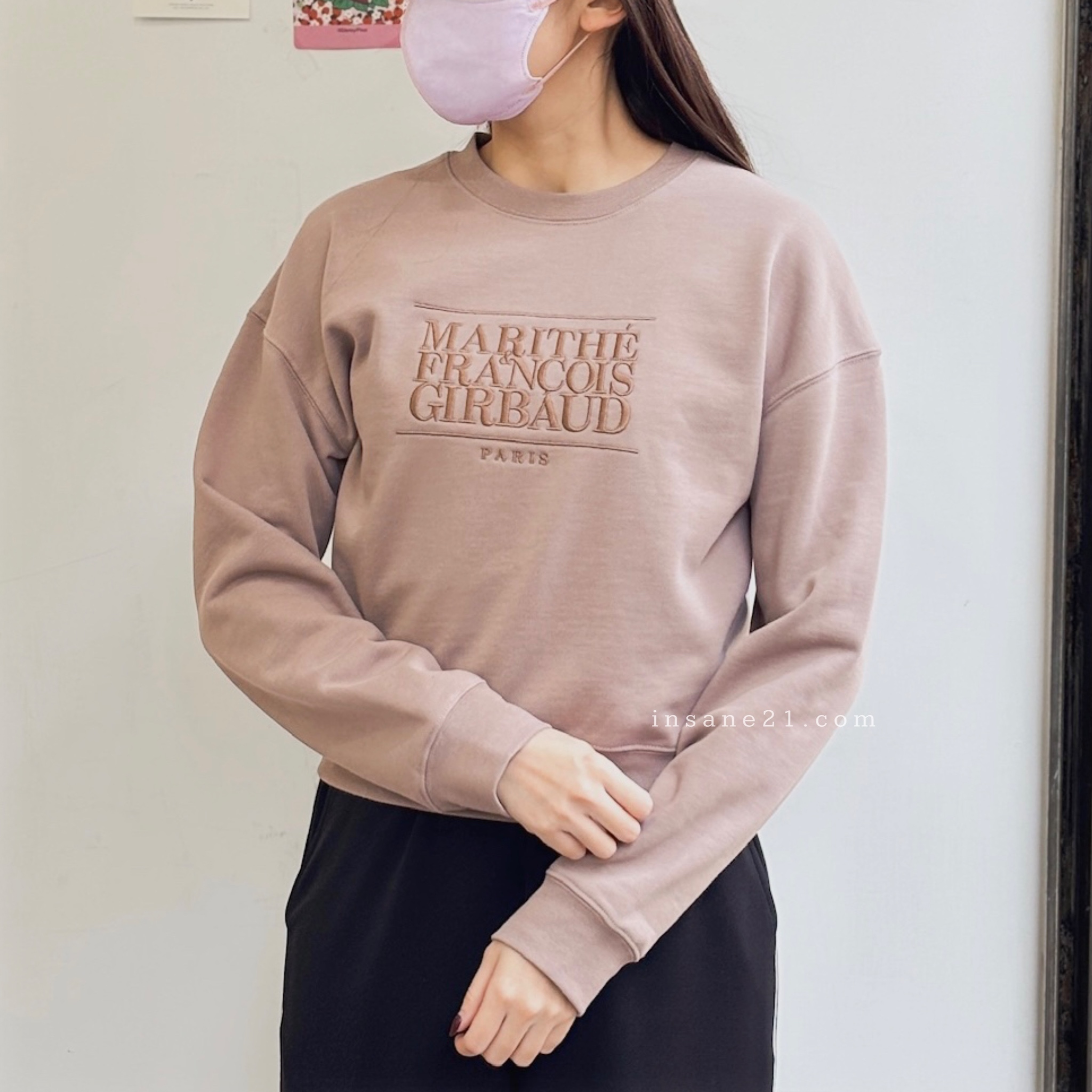 MARITHÉ FRANÇOIS GIRBAUD 藕粉/淺灰 短版長袖 上衣 刺繡字體 正韓 MFG