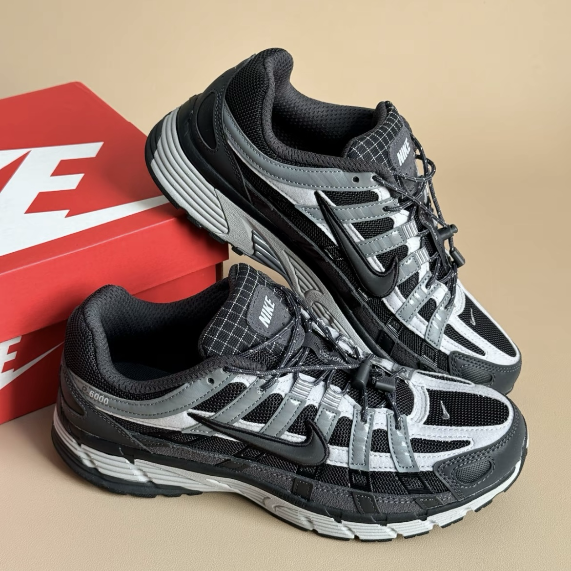 Nike P-6000 Anthracite Smoke Grey 碳灰 抽繩式鞋帶 鞋扣 緩震 慢跑鞋 運動鞋