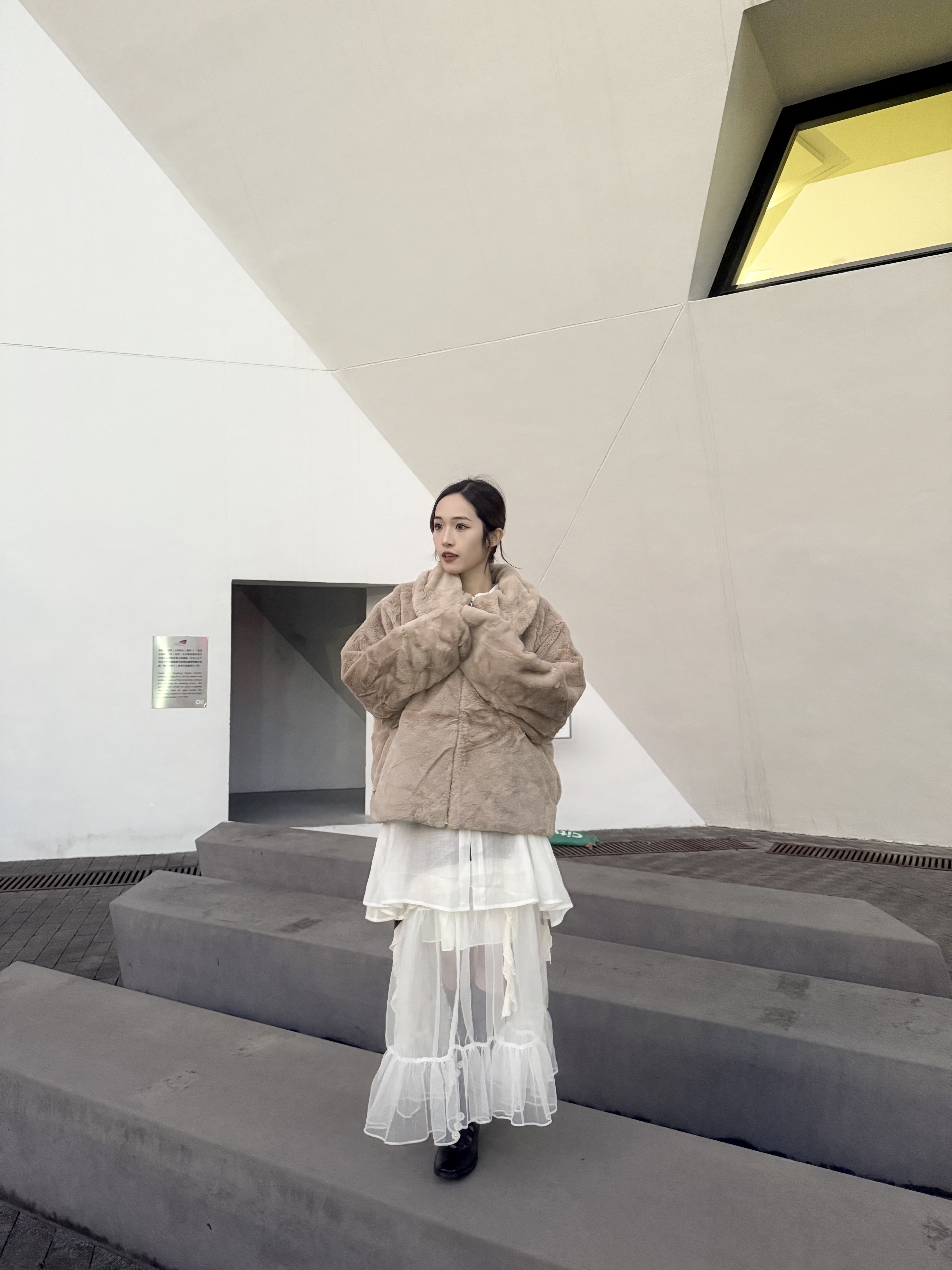 絨面大娃娃領拉鍊外套