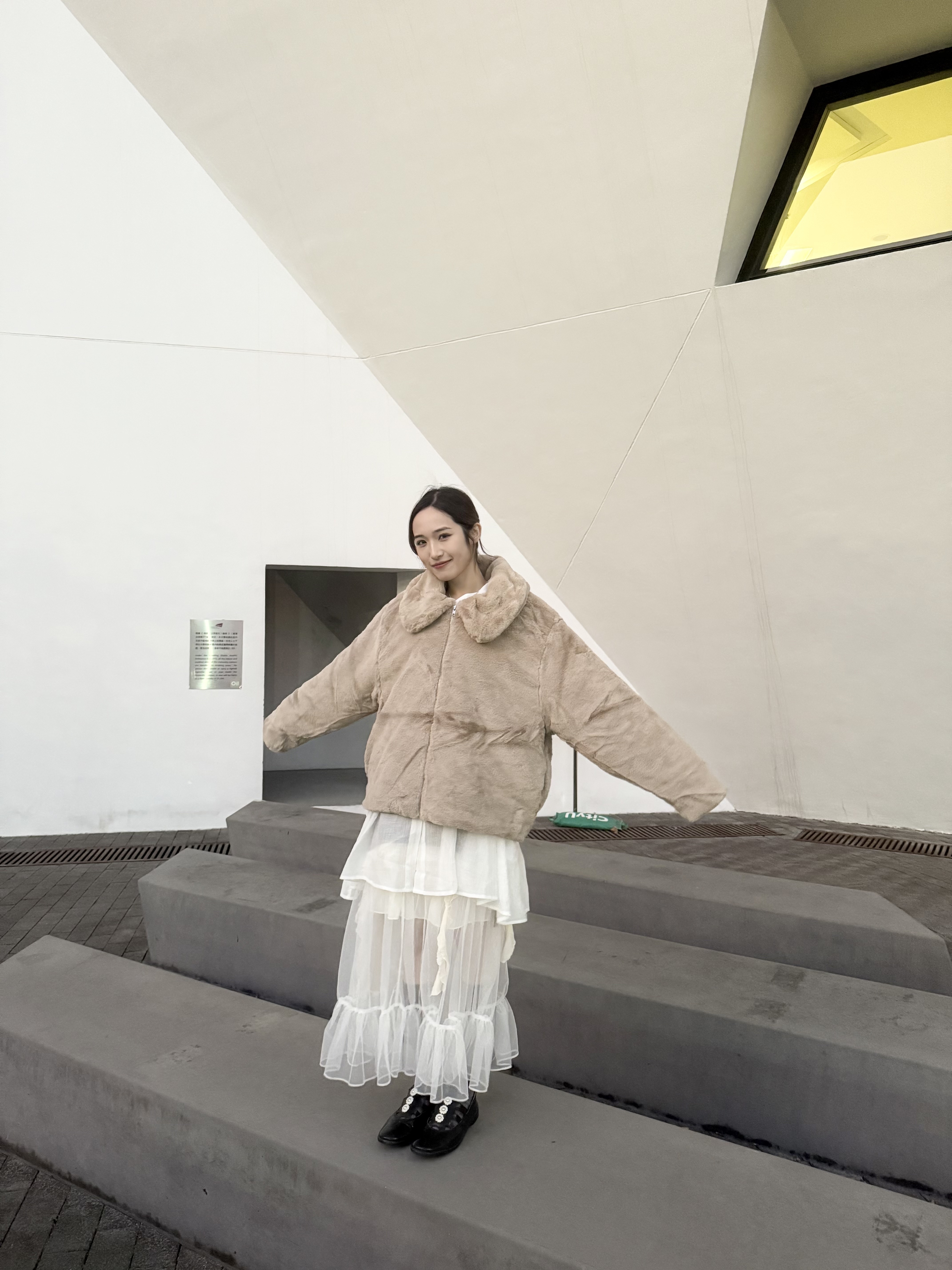 絨面大娃娃領拉鍊外套