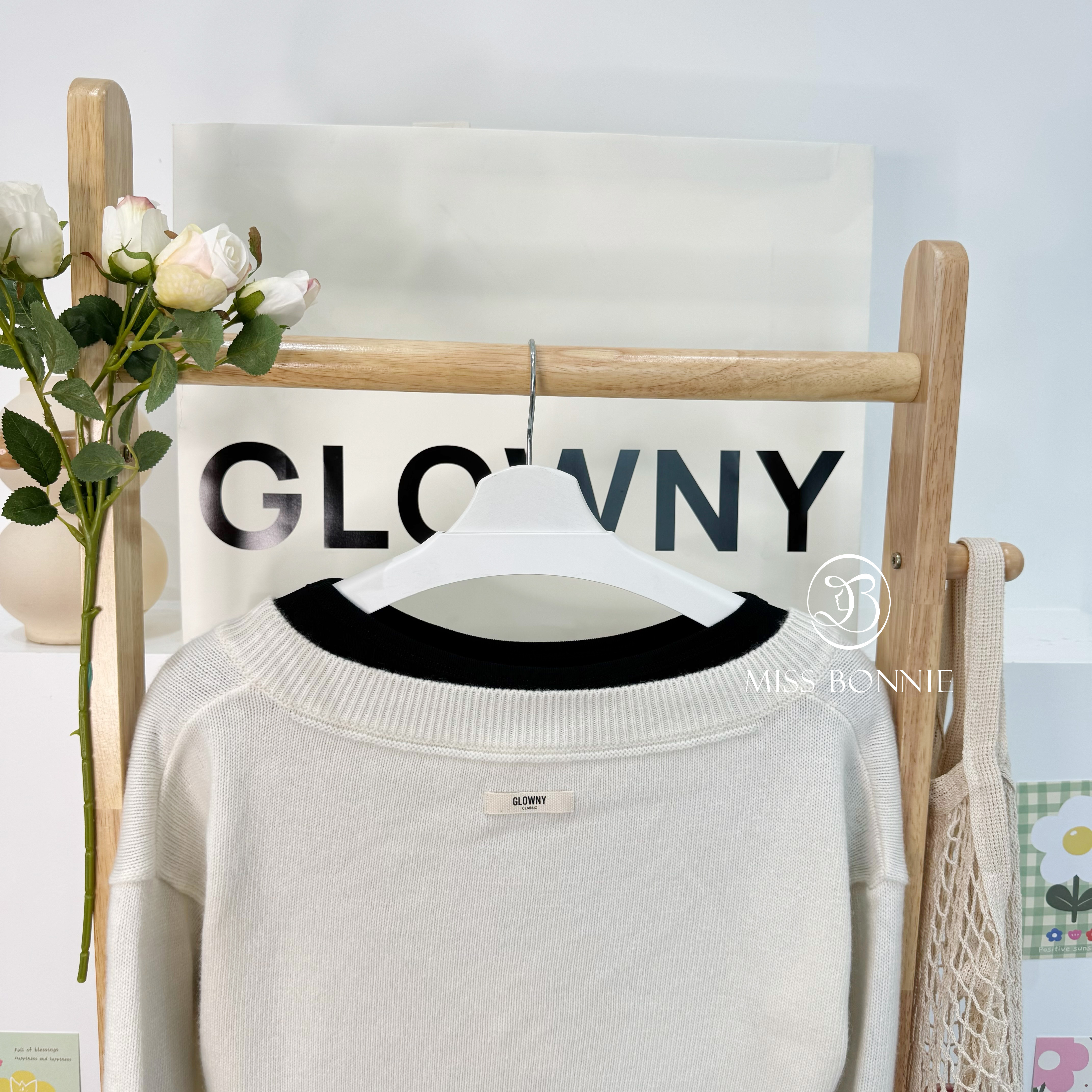 GLOWNY V領針織短版長袖上衣