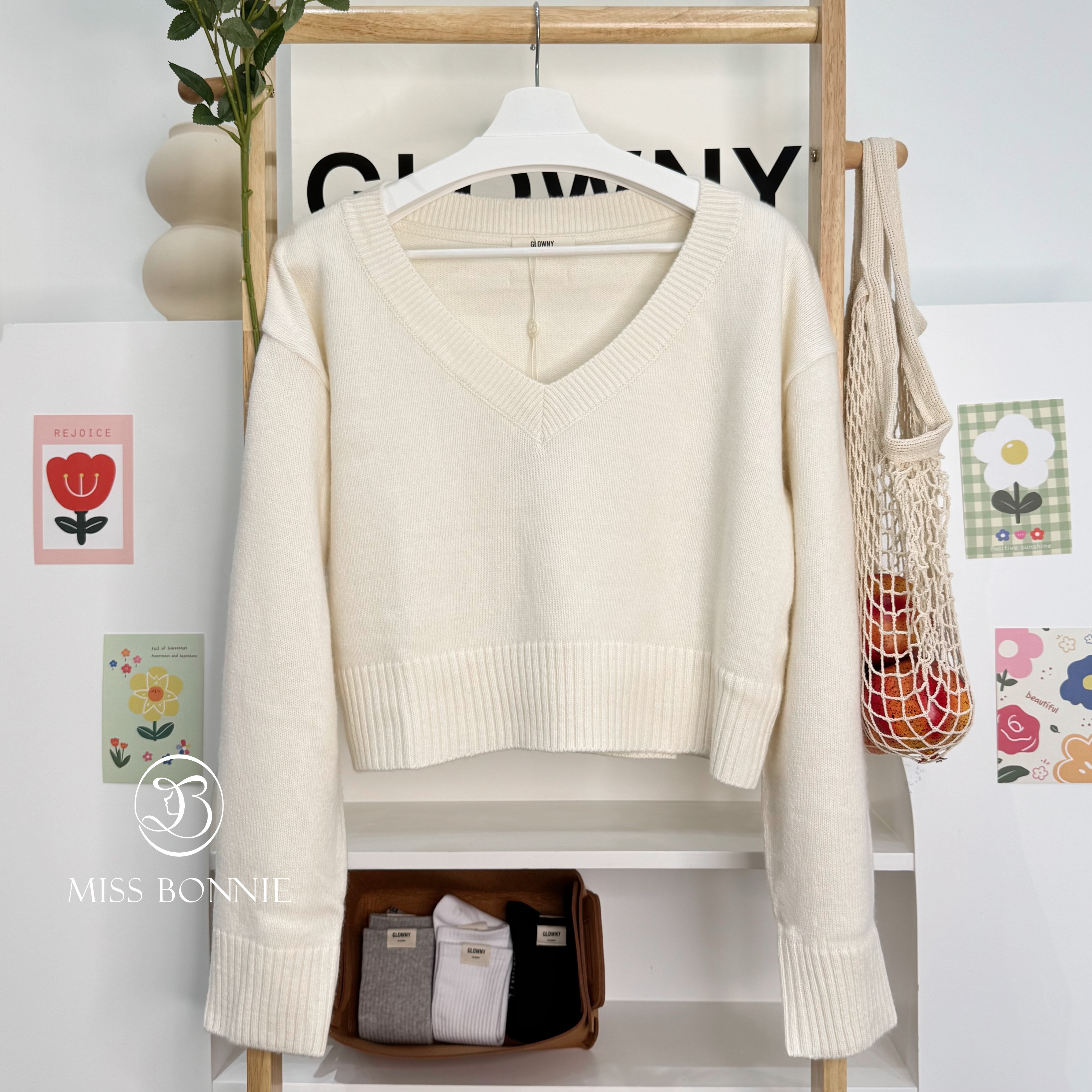 GLOWNY V領針織短版長袖上衣