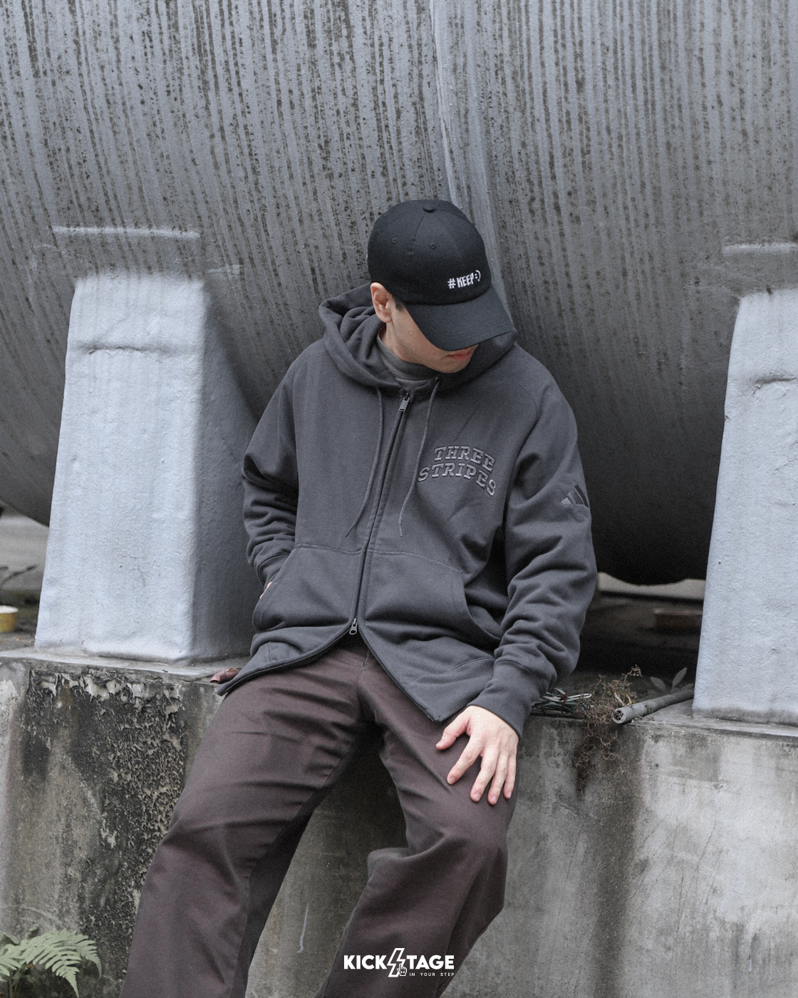 男女款 ADIDAS ASZ SWT FZ HD 深灰 刺繡英文 落肩 休閒 寬鬆 棉質毛圈布 連帽外套【JM2035】