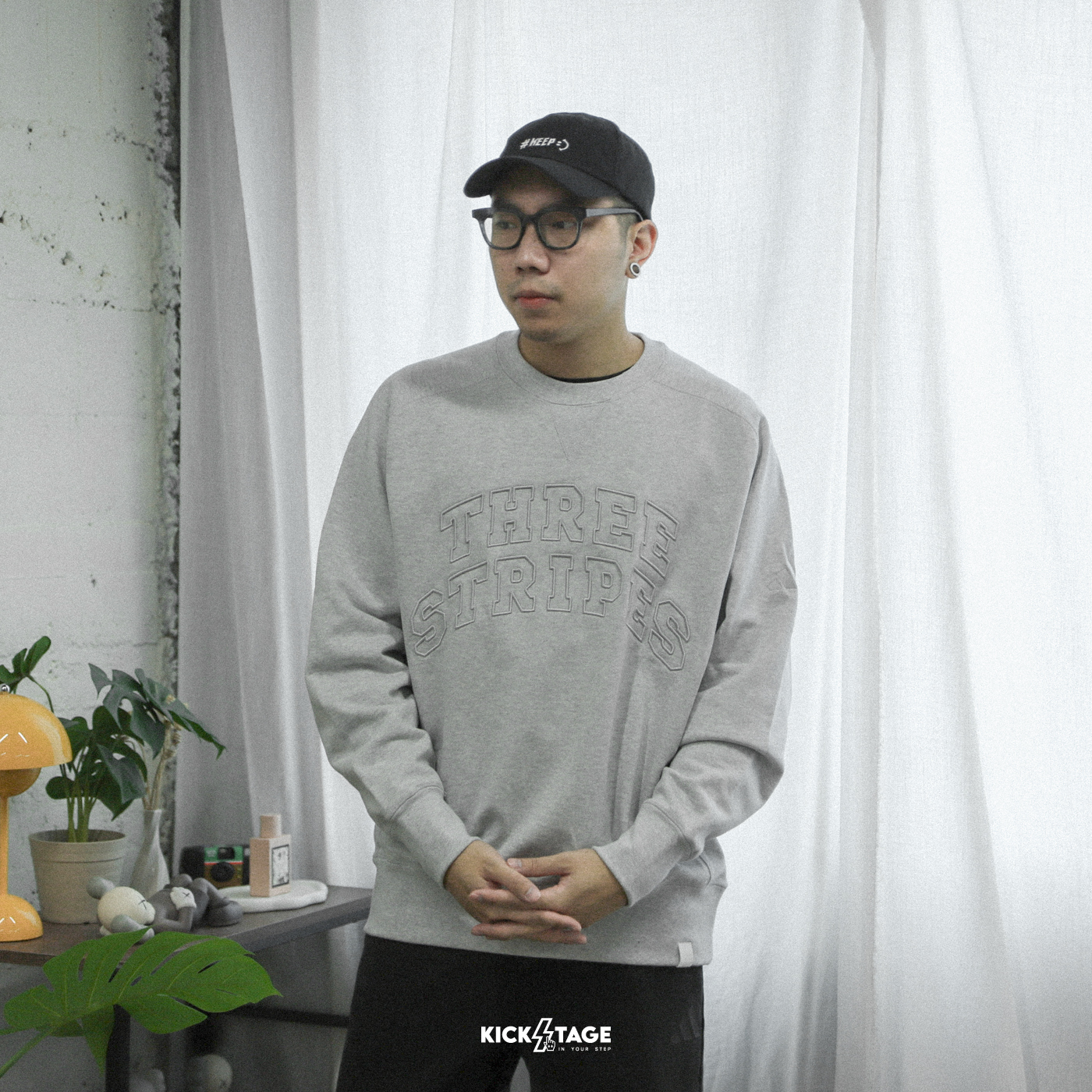 男女款 ADIDAS ASZ SWEATSHIRTS 灰色 刺繡英文 落肩 棉質毛圈布 衛衣 大學T【JM2036】