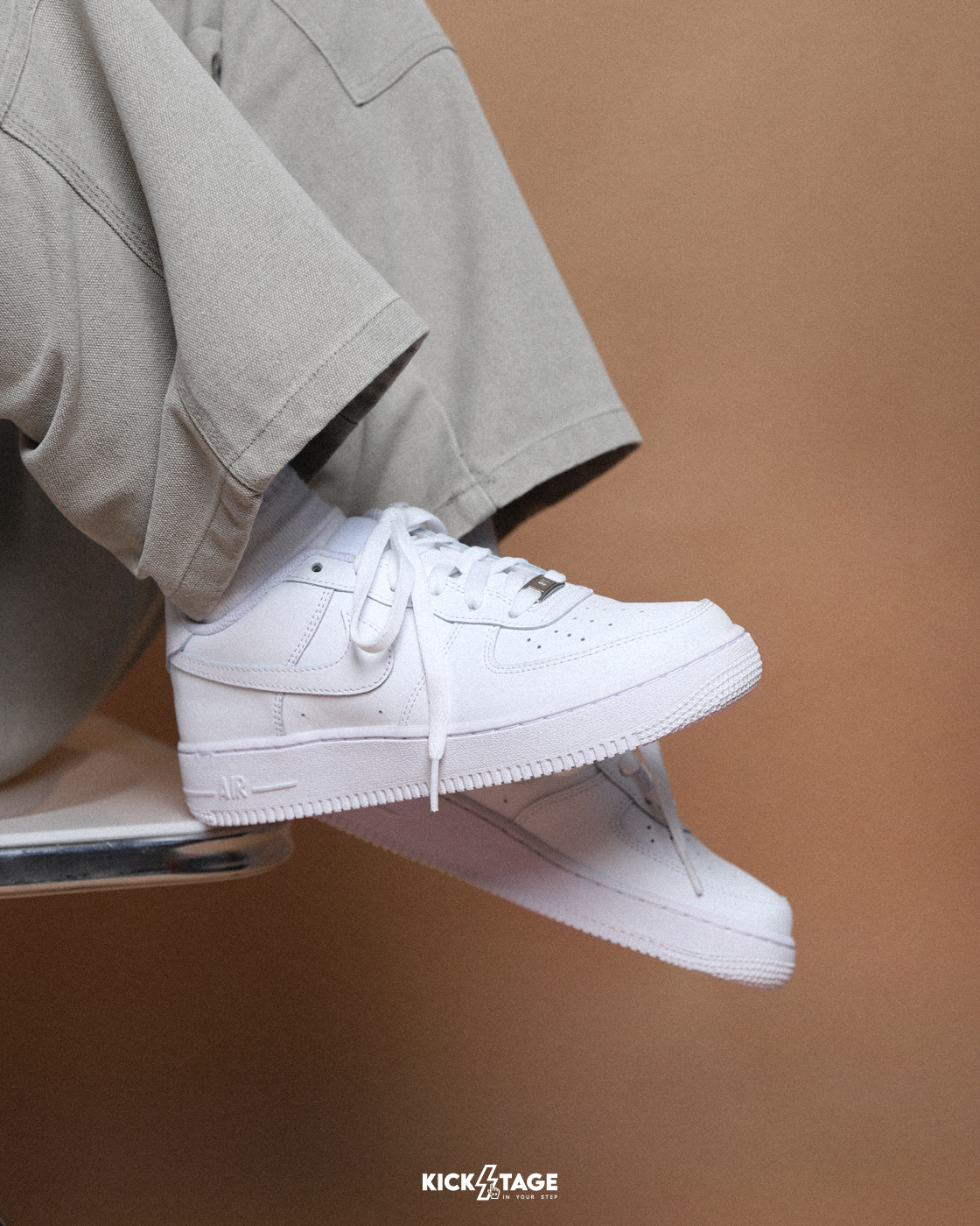 **特價商品售出不退換**大童鞋 女生尺寸 NIKE AIR FORCE 1 LE GS 白 皮革 復古 經典 休閒鞋【FV5951-111】AF1 25SALE