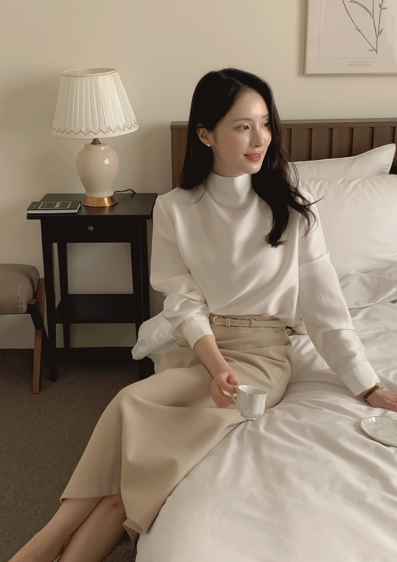 Lovely絲質感優雅半高領blouse ( 2 colors)