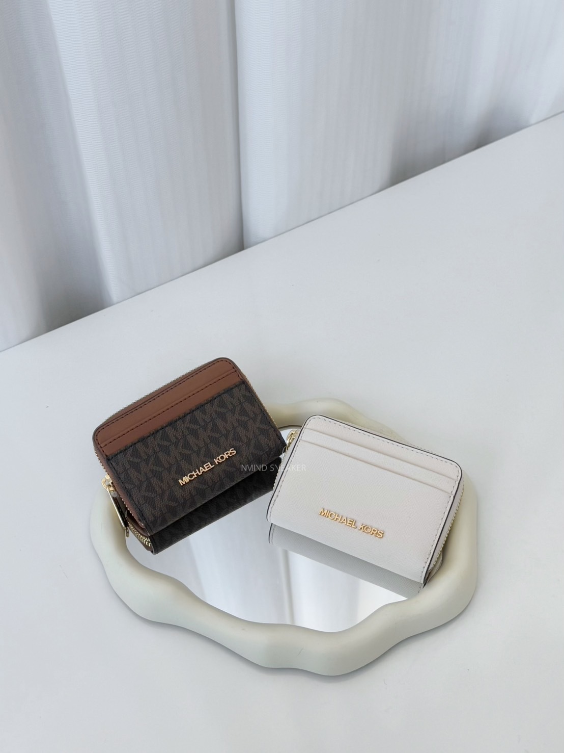 <快速出貨> Michael Kors 拉鍊Logo錢包