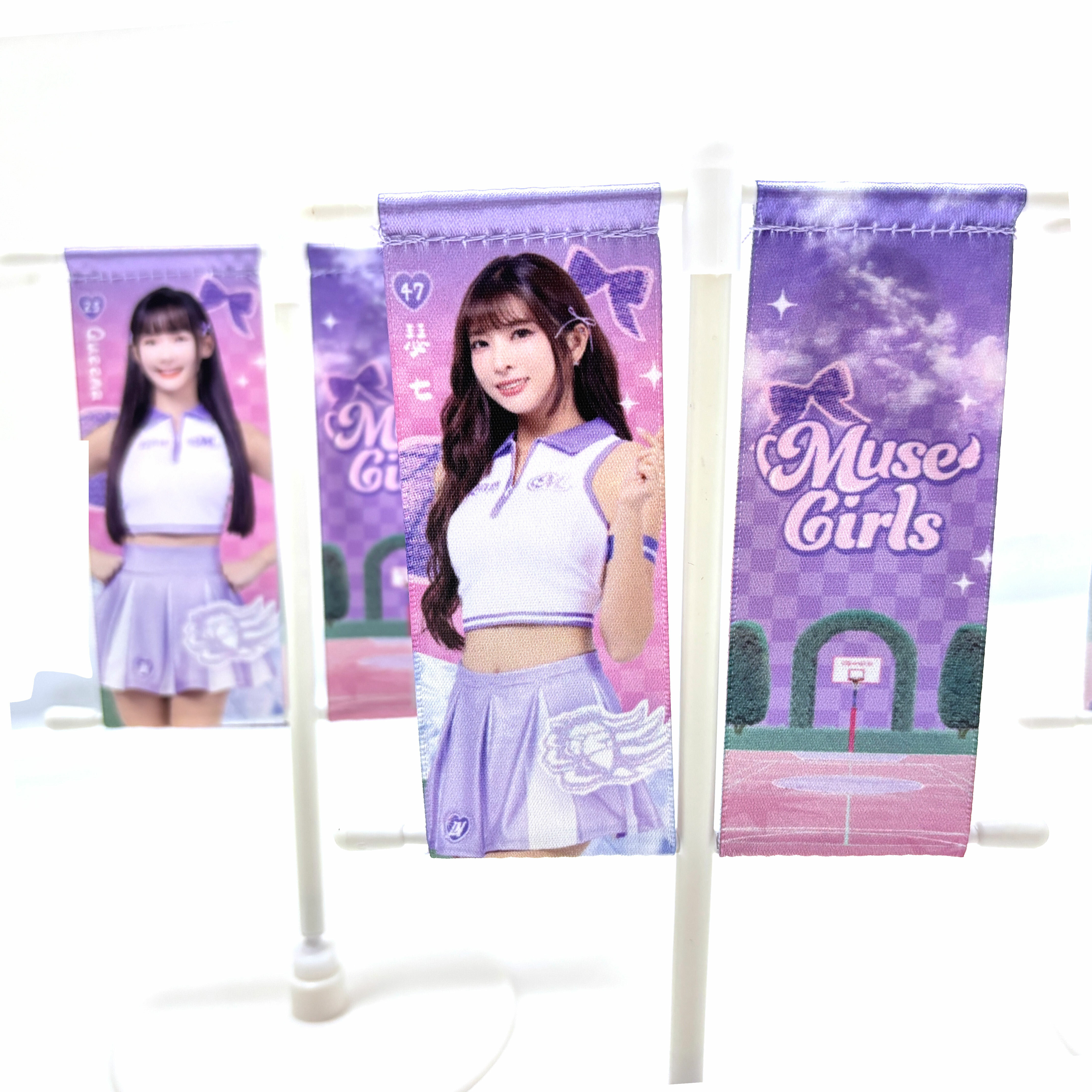 24-25 慕獅女孩桌上路燈旗