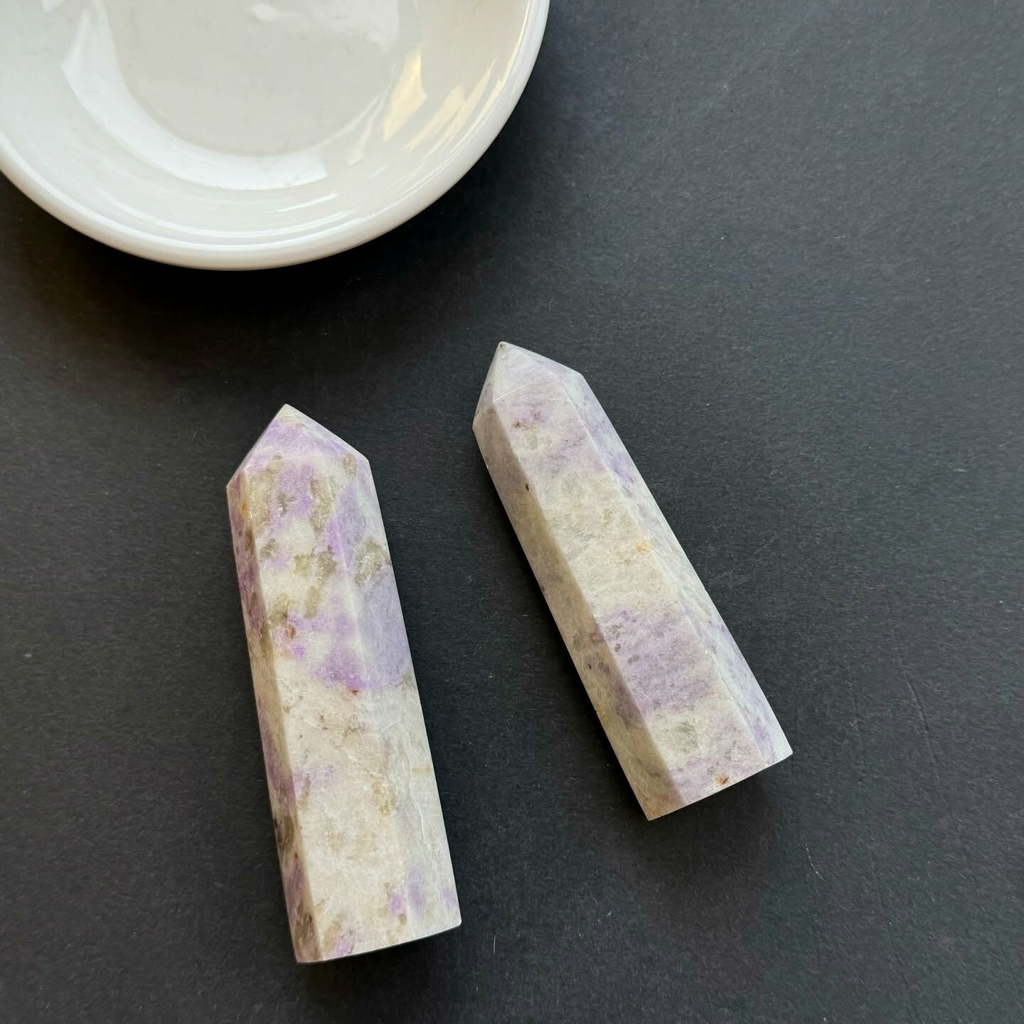 [原石] 紫方納石 水晶柱