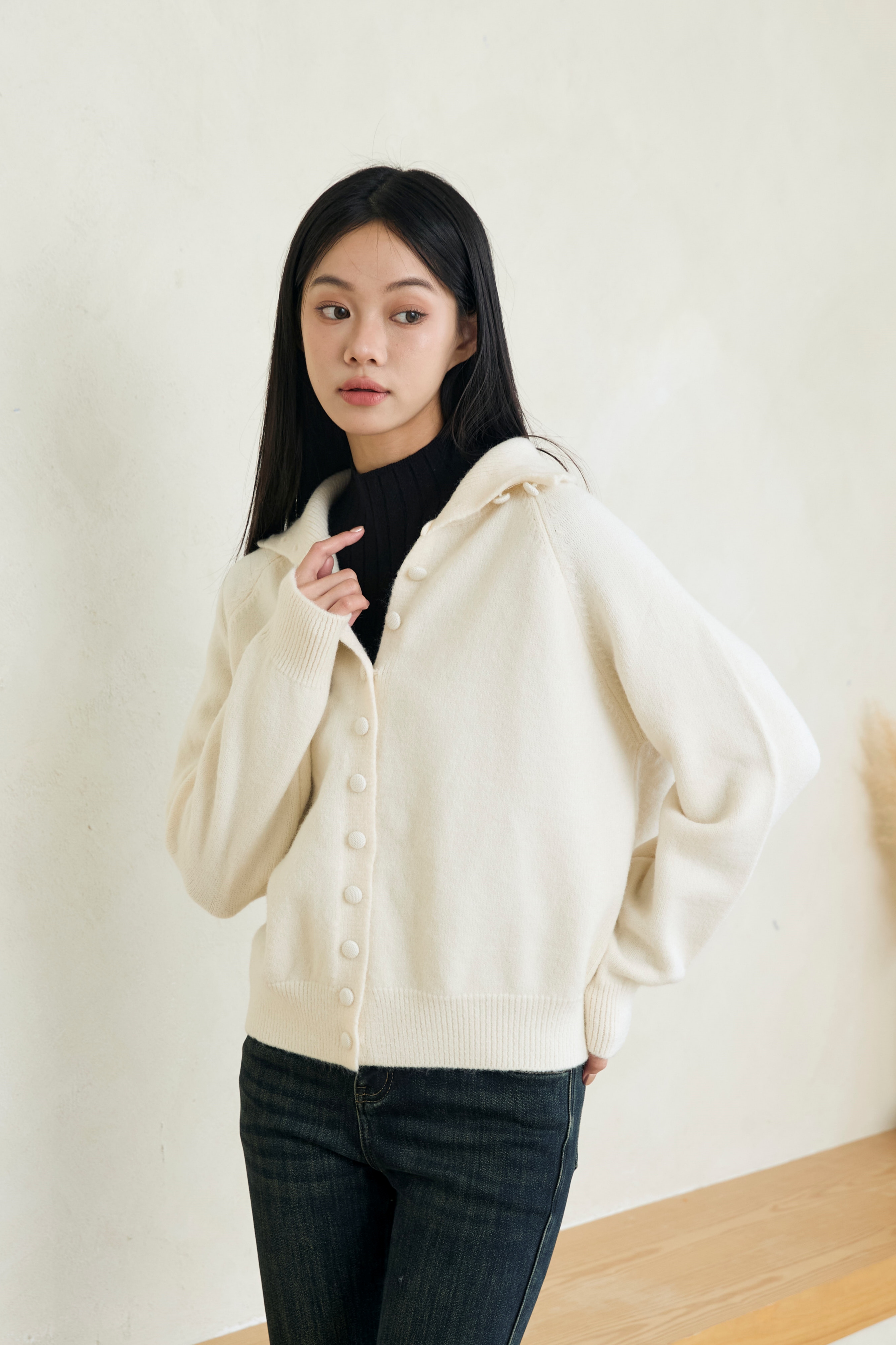 小圓釦立領針織外套