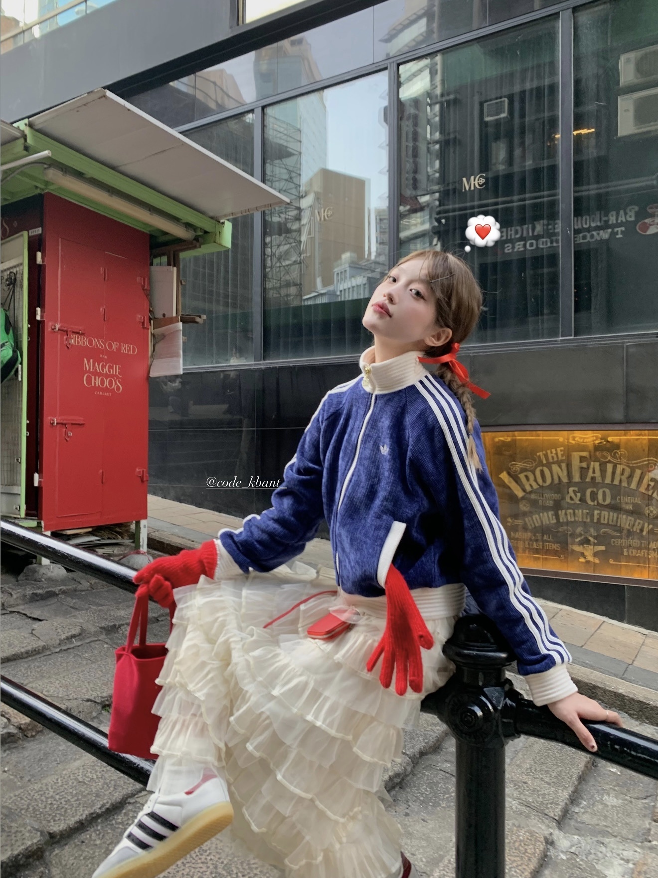 ADIDAS ORIGINALS RETRO 蛇年限定 短版 絲絨 立領外套 撞色 線條 海軍藍 奶油白 女款 JN0724 / 現貨