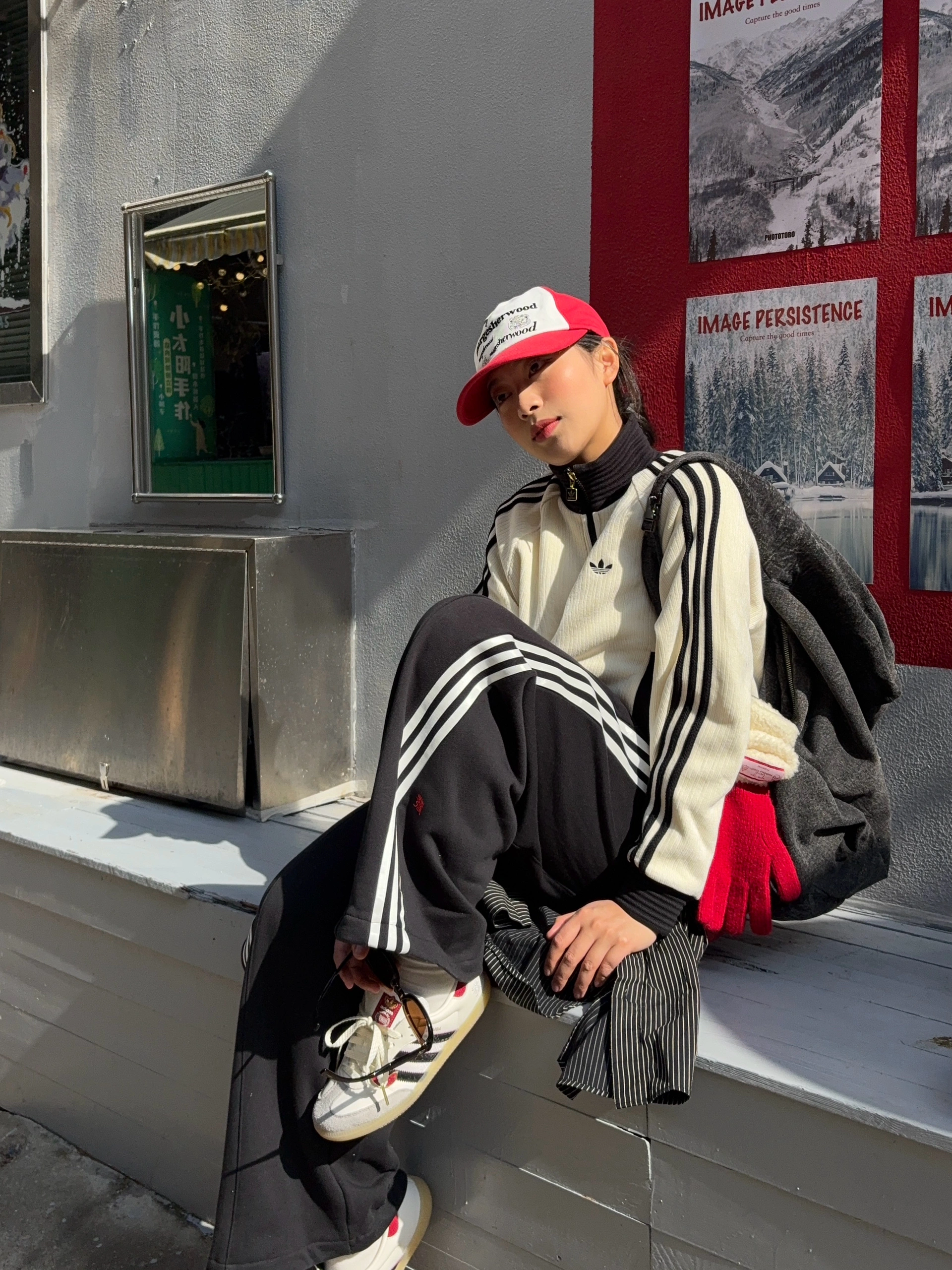 ADIDAS ORIGINALS RETRO 短版 絲絨 立領外套 撞色 線條 奶油白黑 女款 JN0722 / 預購