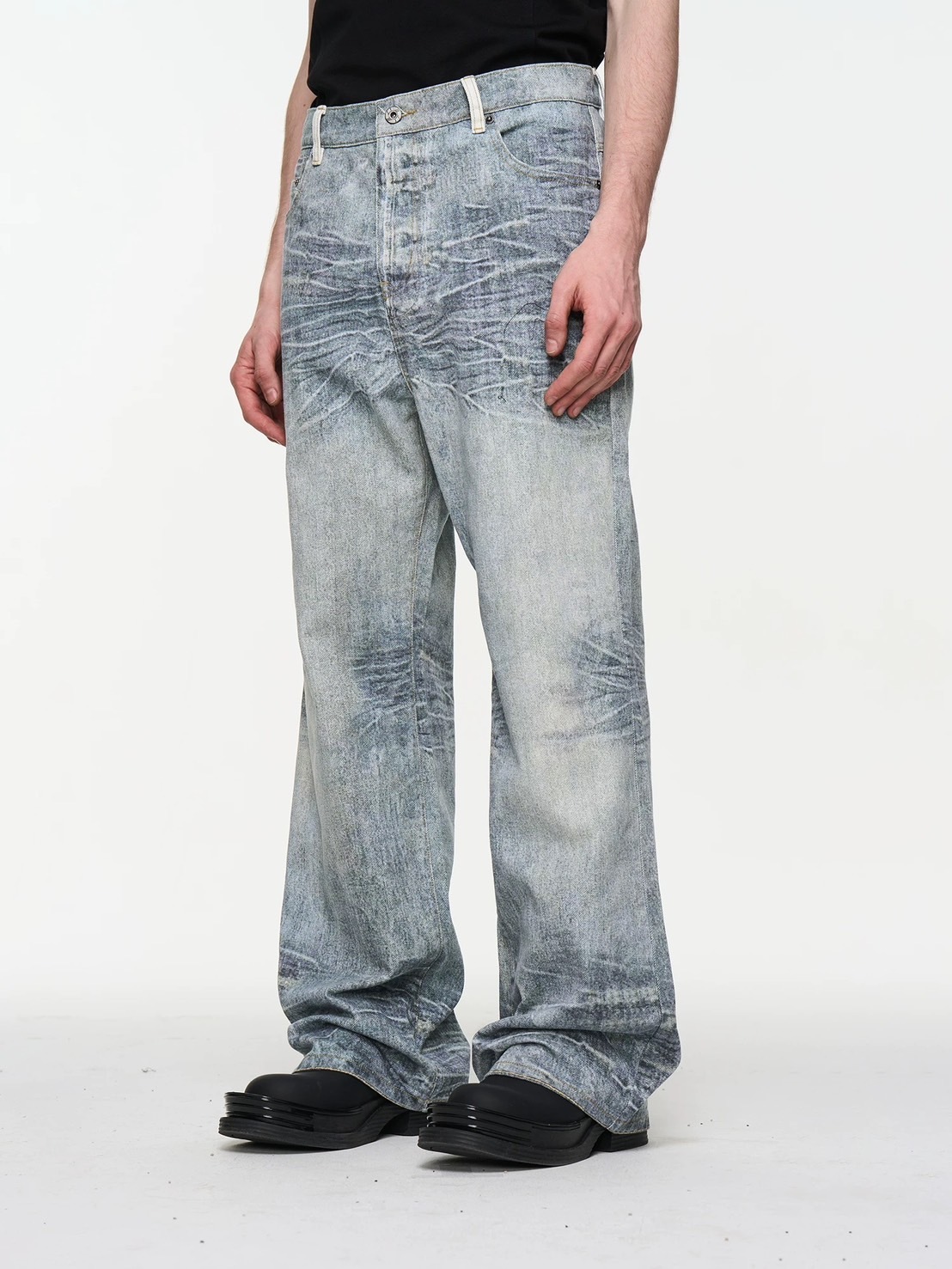 BLINDNOPLAN 貓鬚水洗 數位印標 直筒牛仔褲