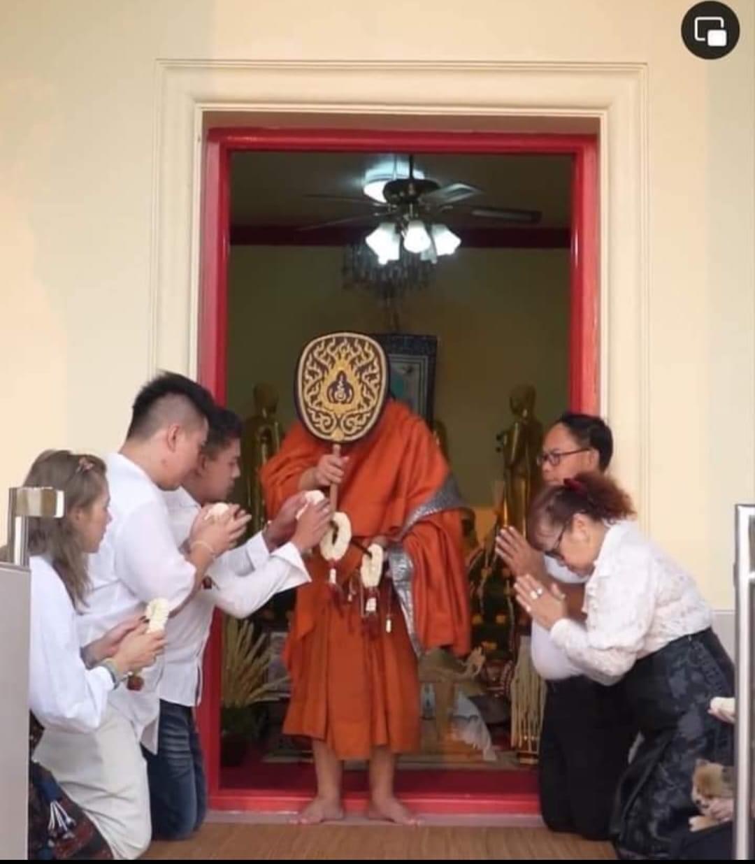 阿贊尊閉關出廟